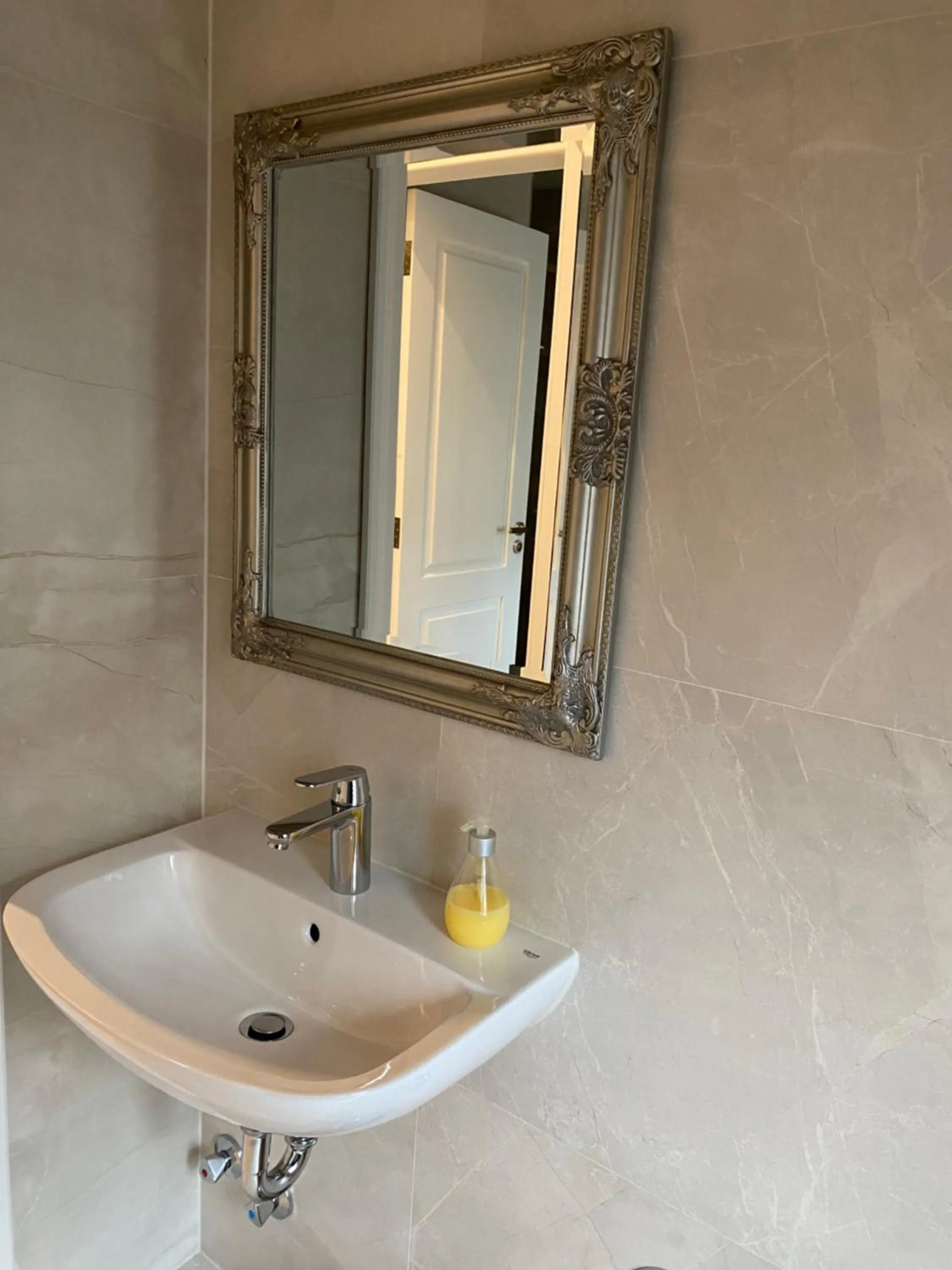 Bathroom in Villa Promenade