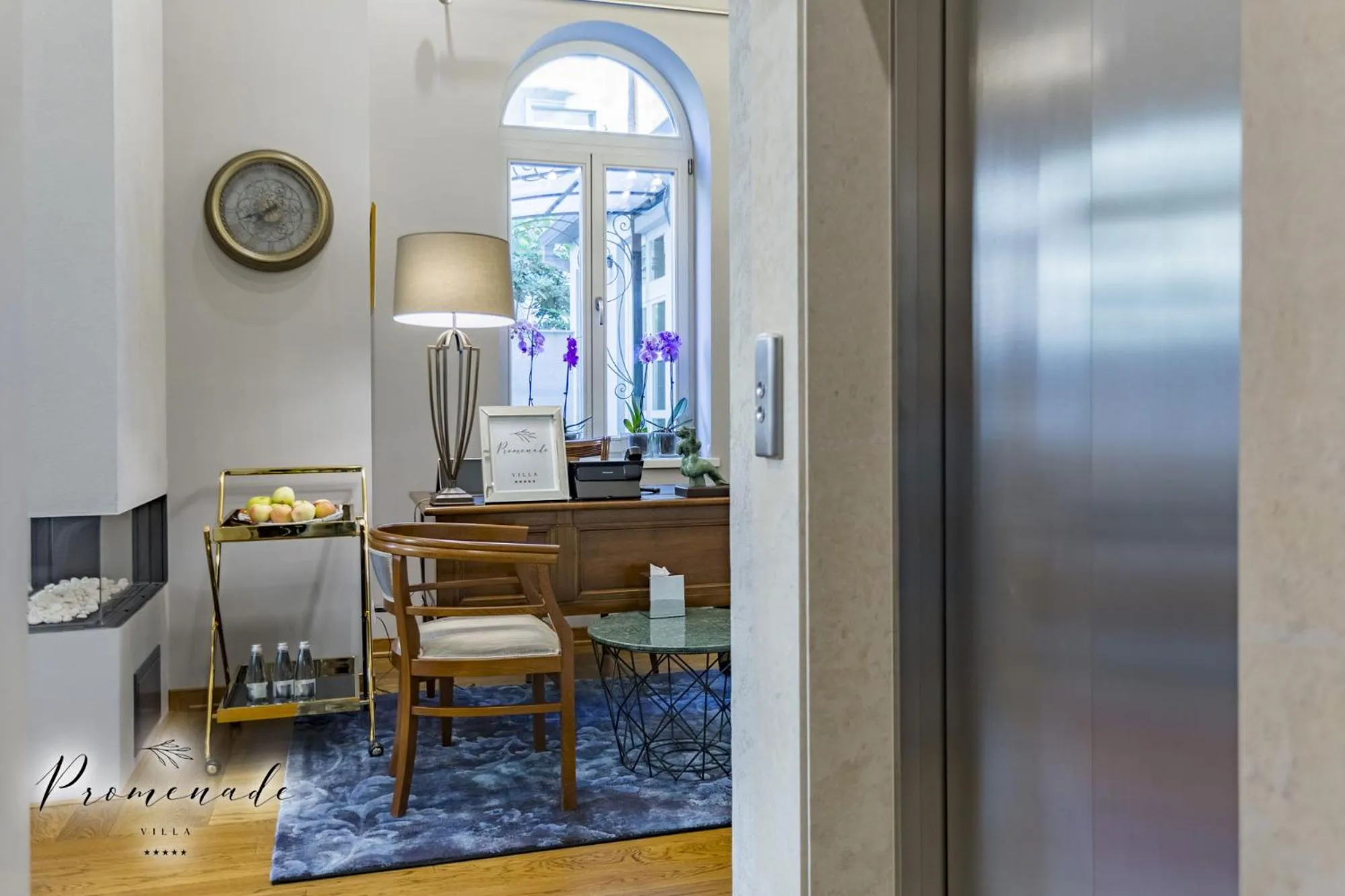 Seating area in Villa Promenade