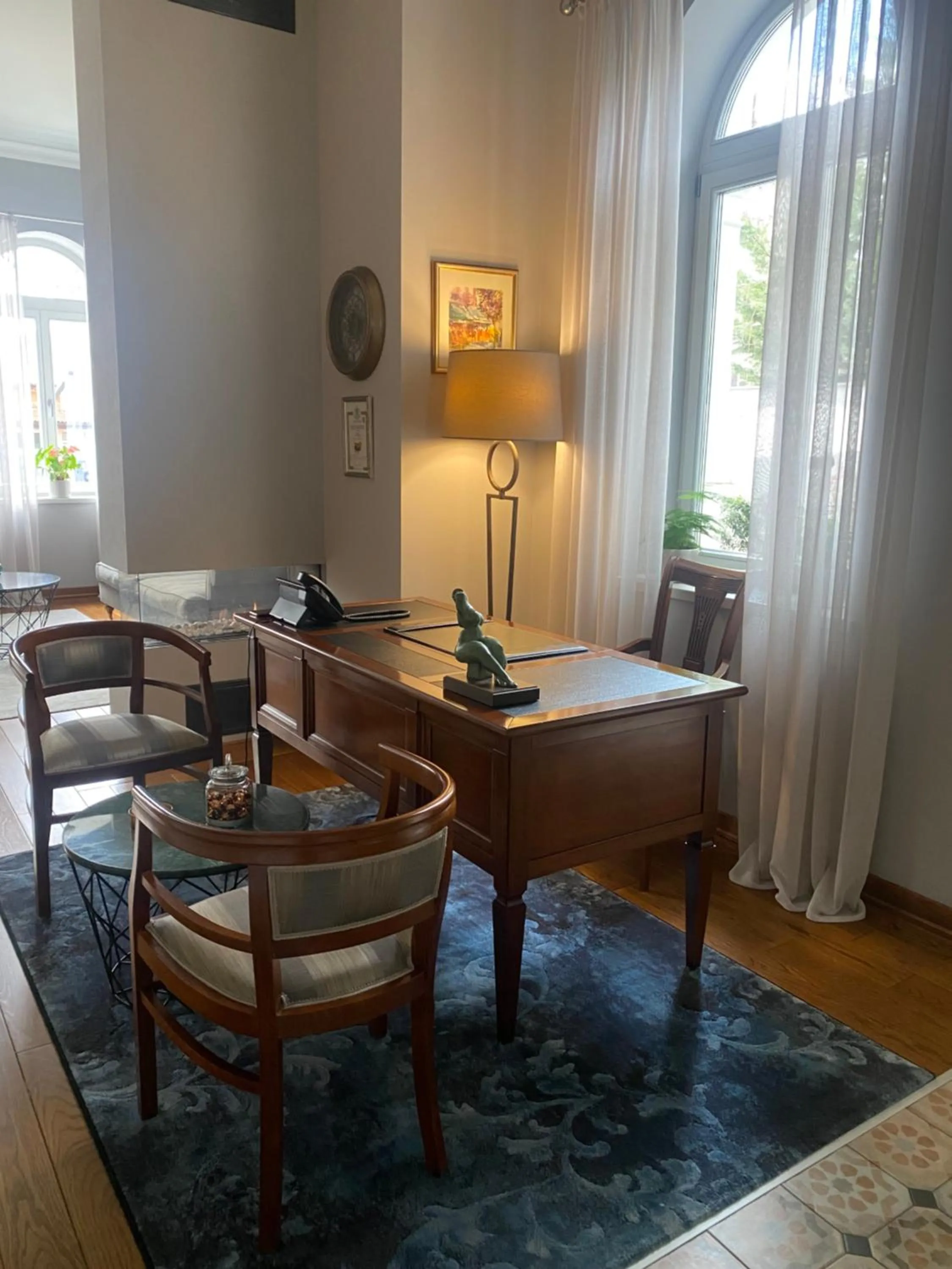 Communal lounge/ TV room in Villa Promenade