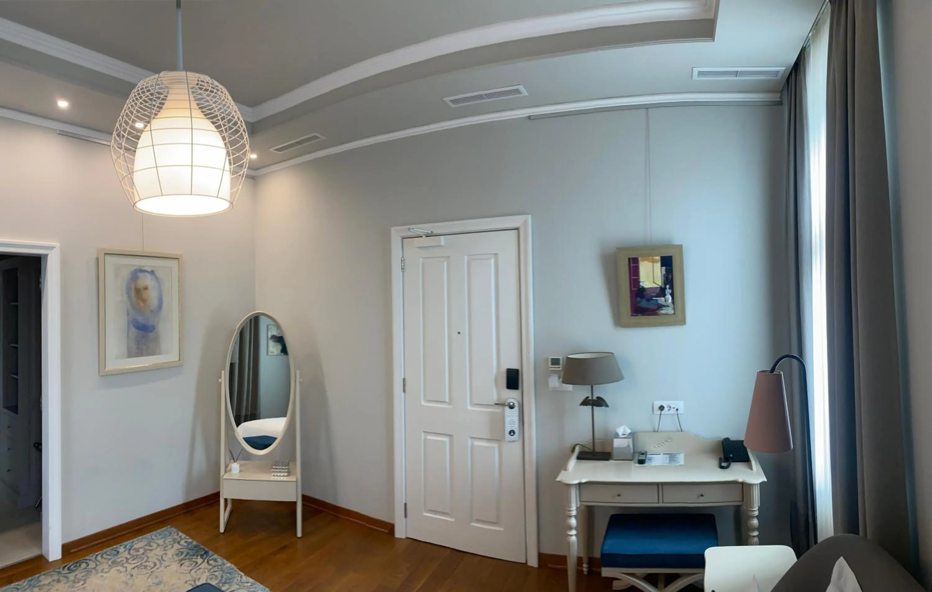 Photo of the whole room in Villa Promenade