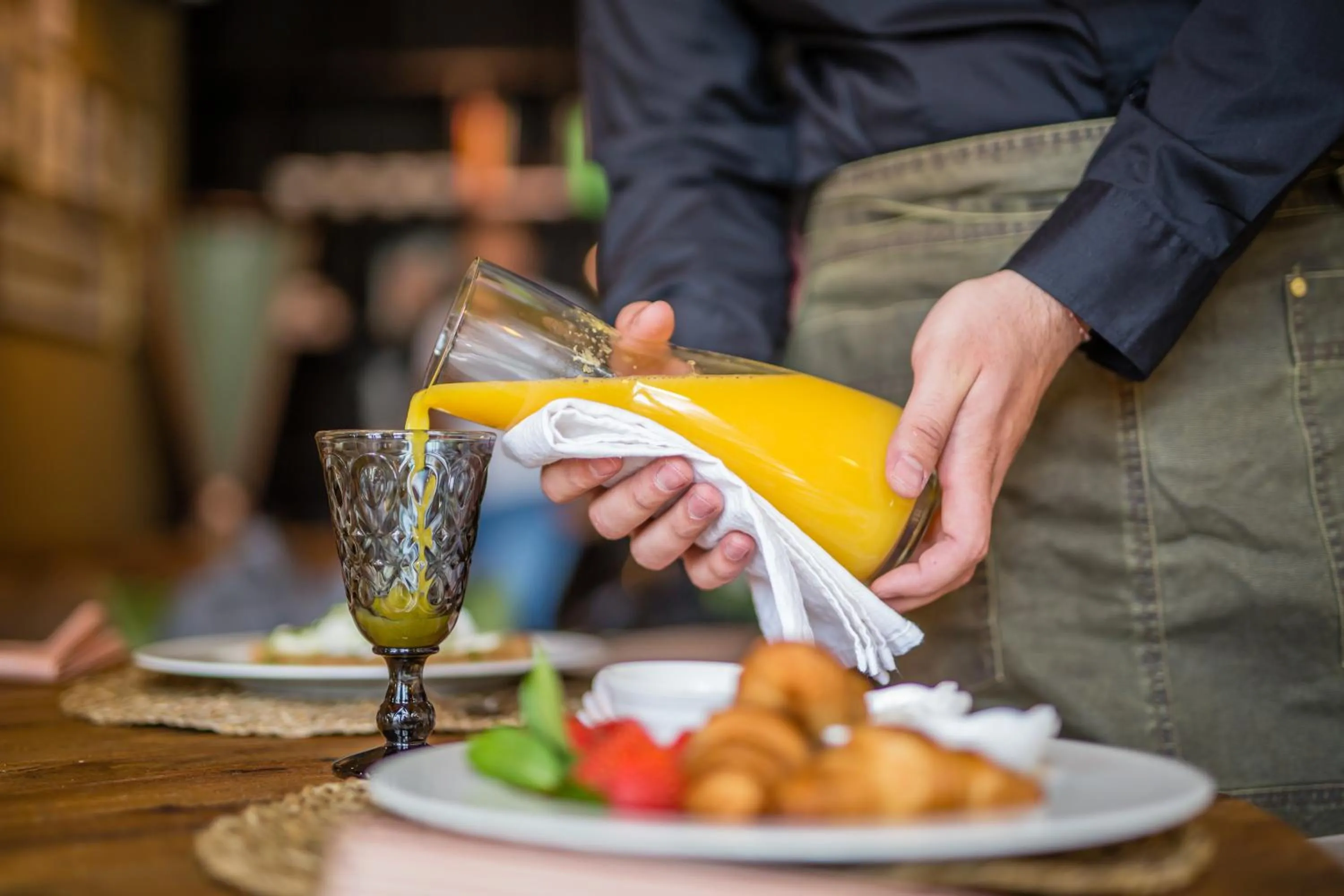 Restaurant/places to eat in Villa Promenade