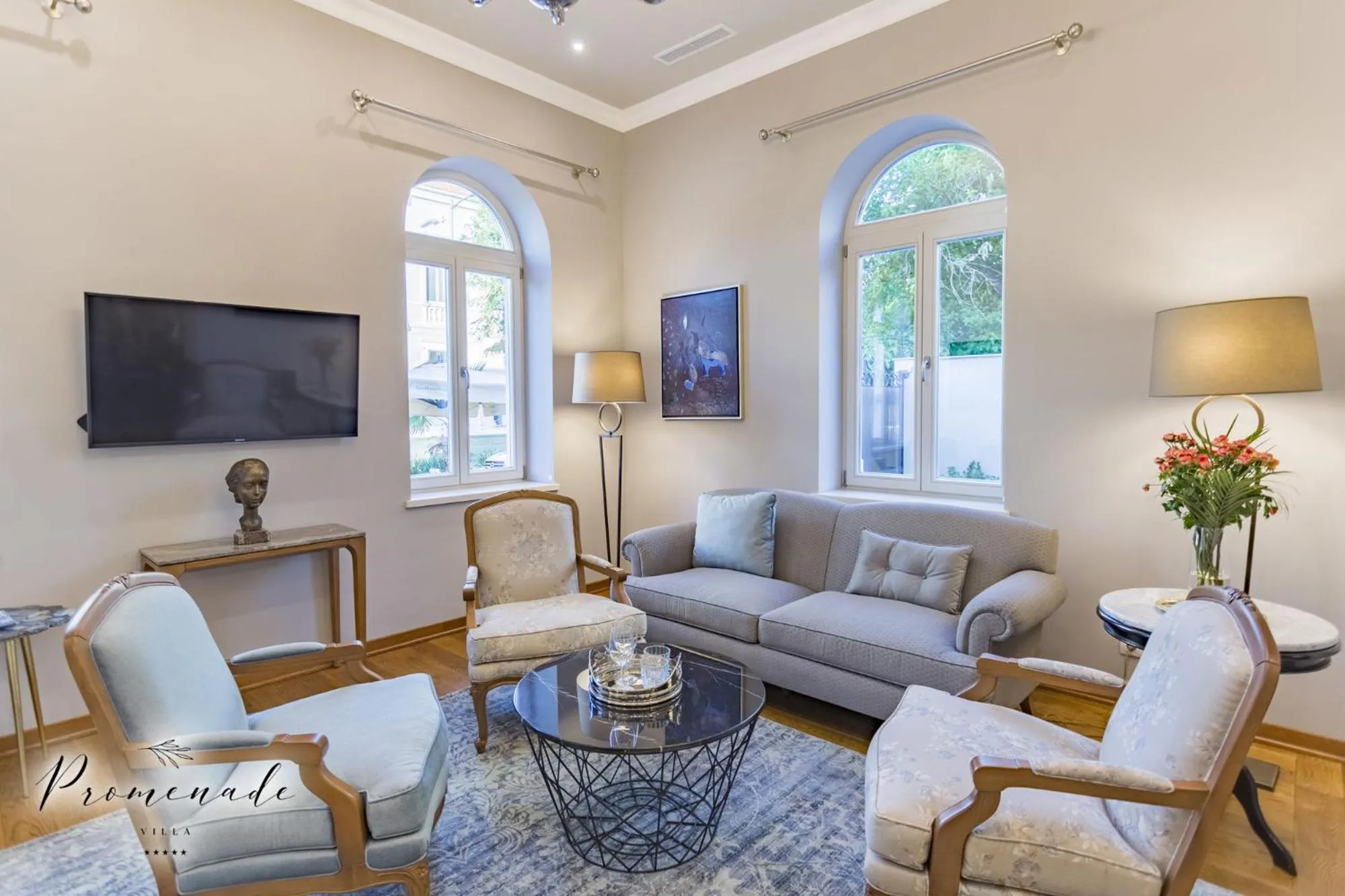 Communal lounge/ TV room in Villa Promenade