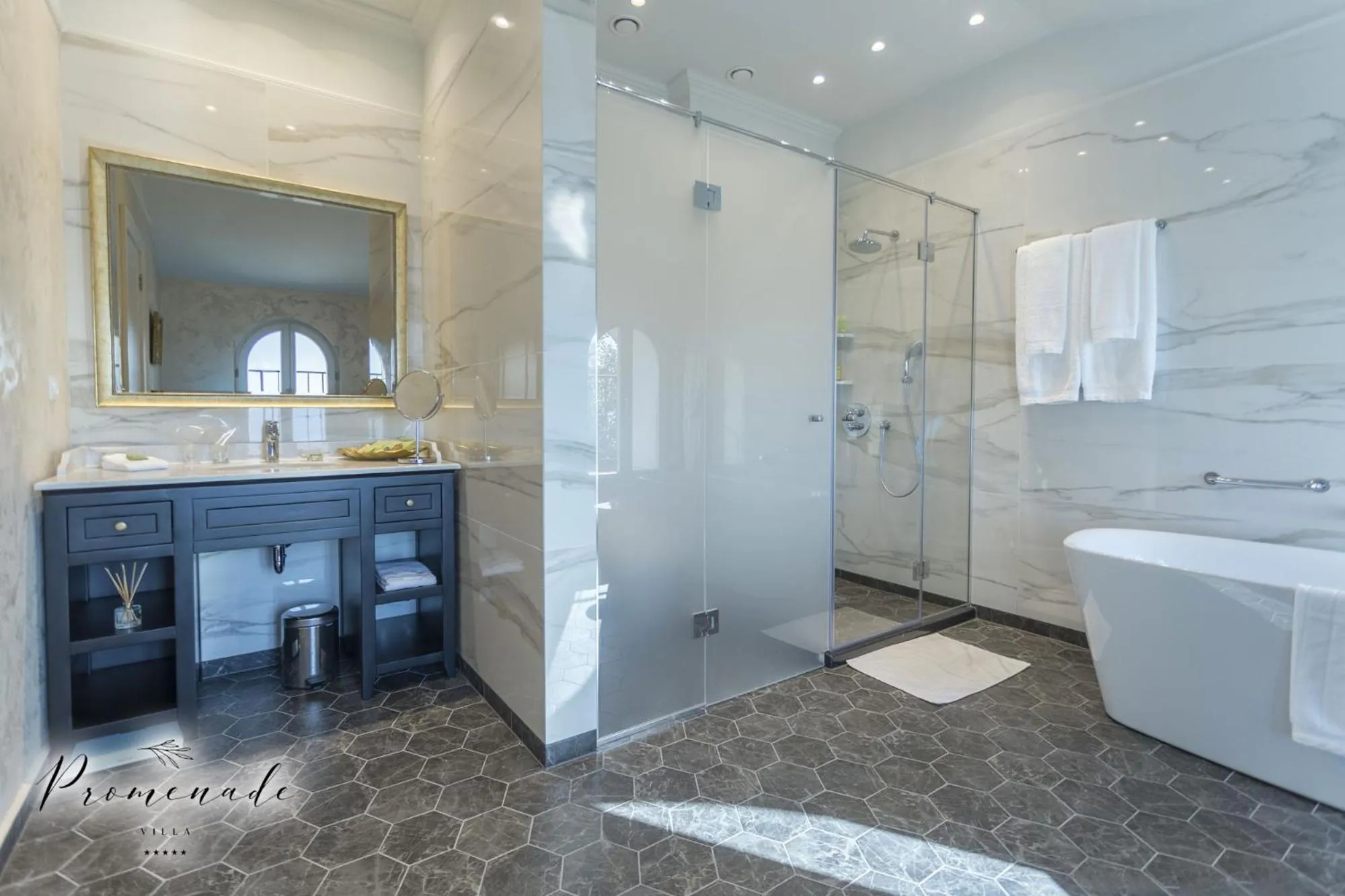 Shower in Villa Promenade