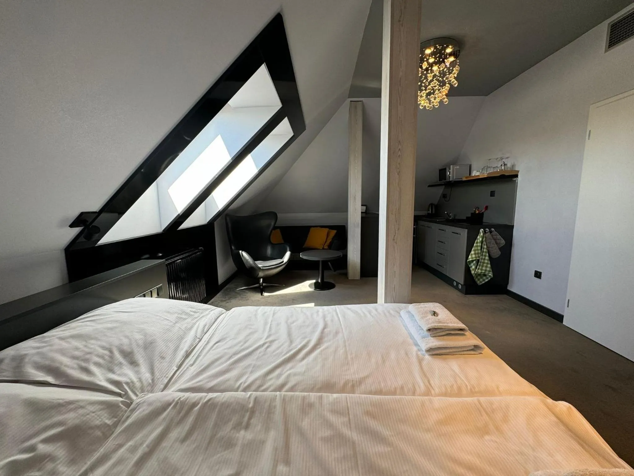 Photo of the whole room, Bed in Hotel Grand