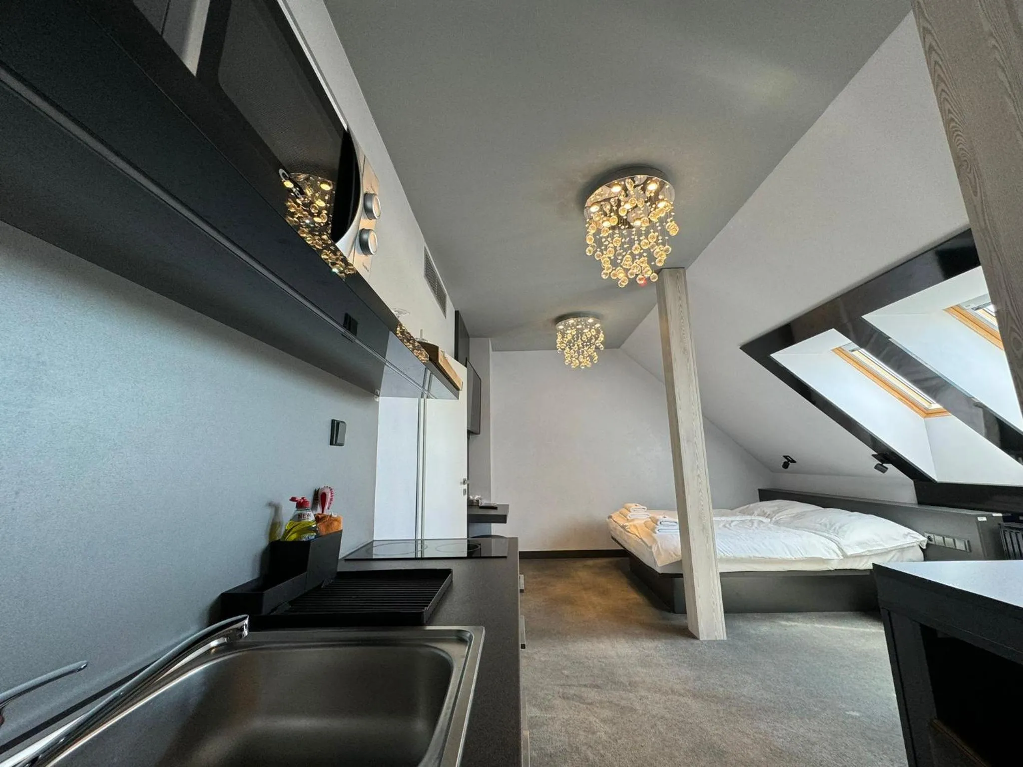 Photo of the whole room, Bed in Hotel Grand