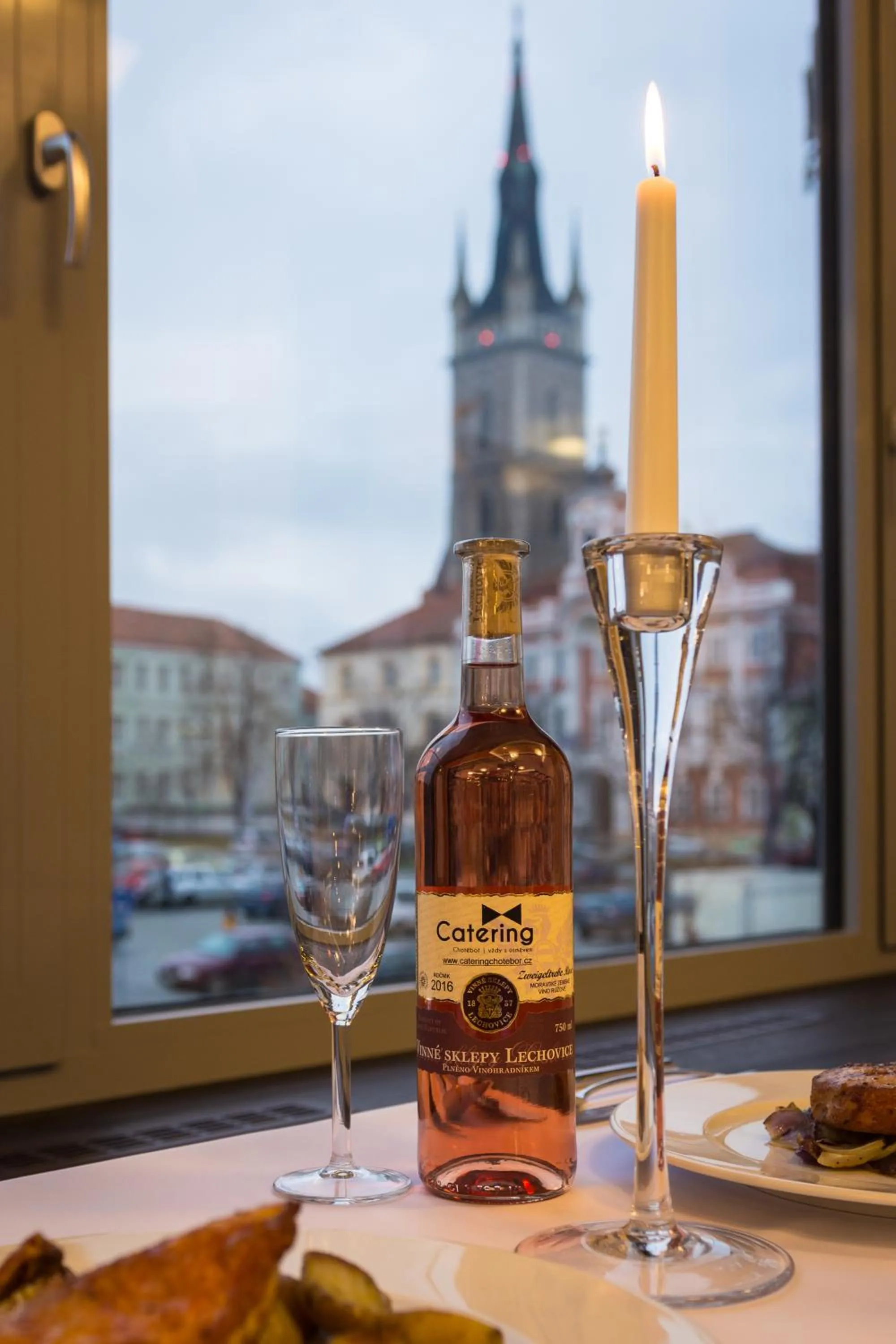 Restaurant/places to eat in Hotel Grand