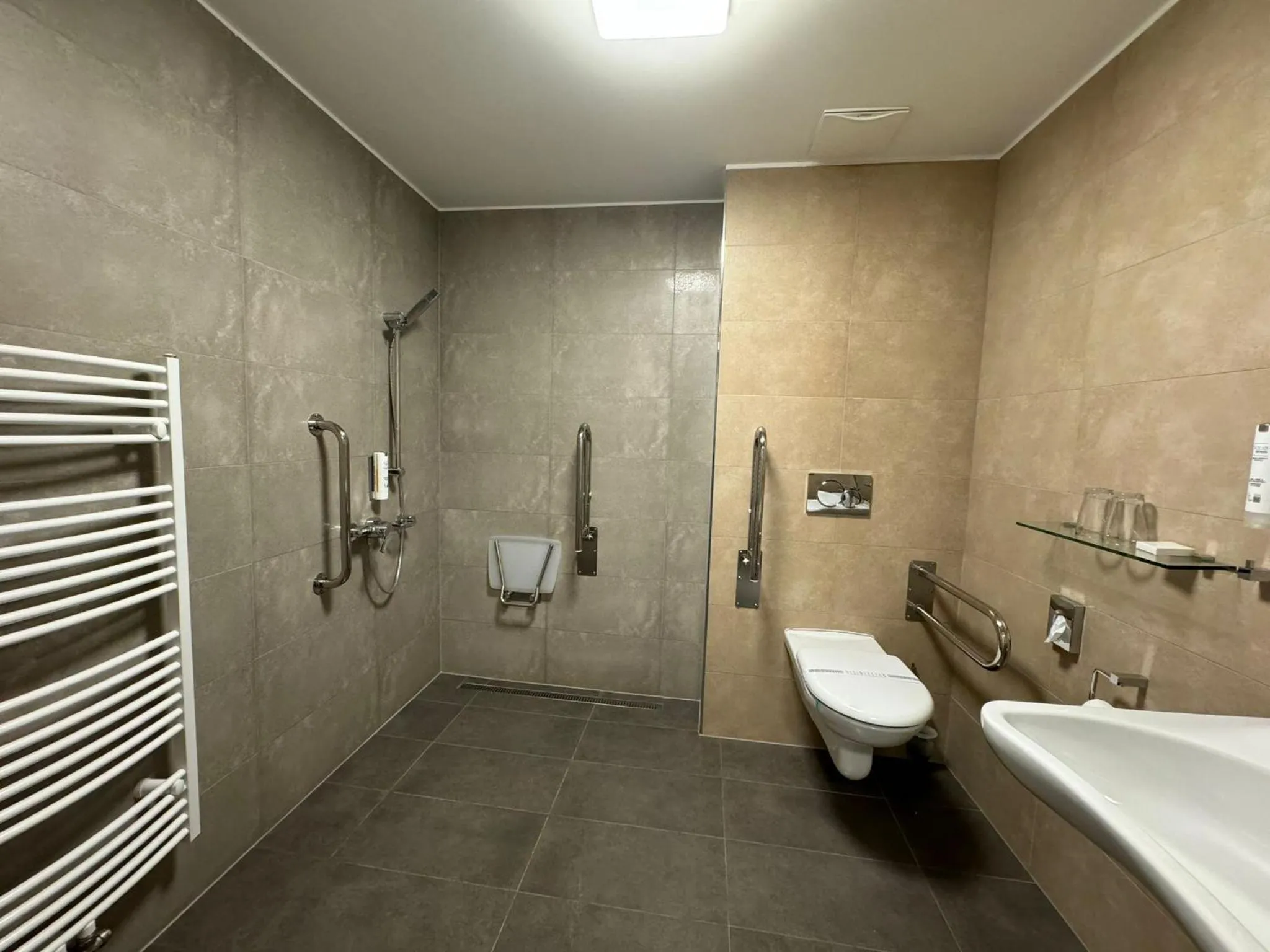 Bathroom in Hotel Grand