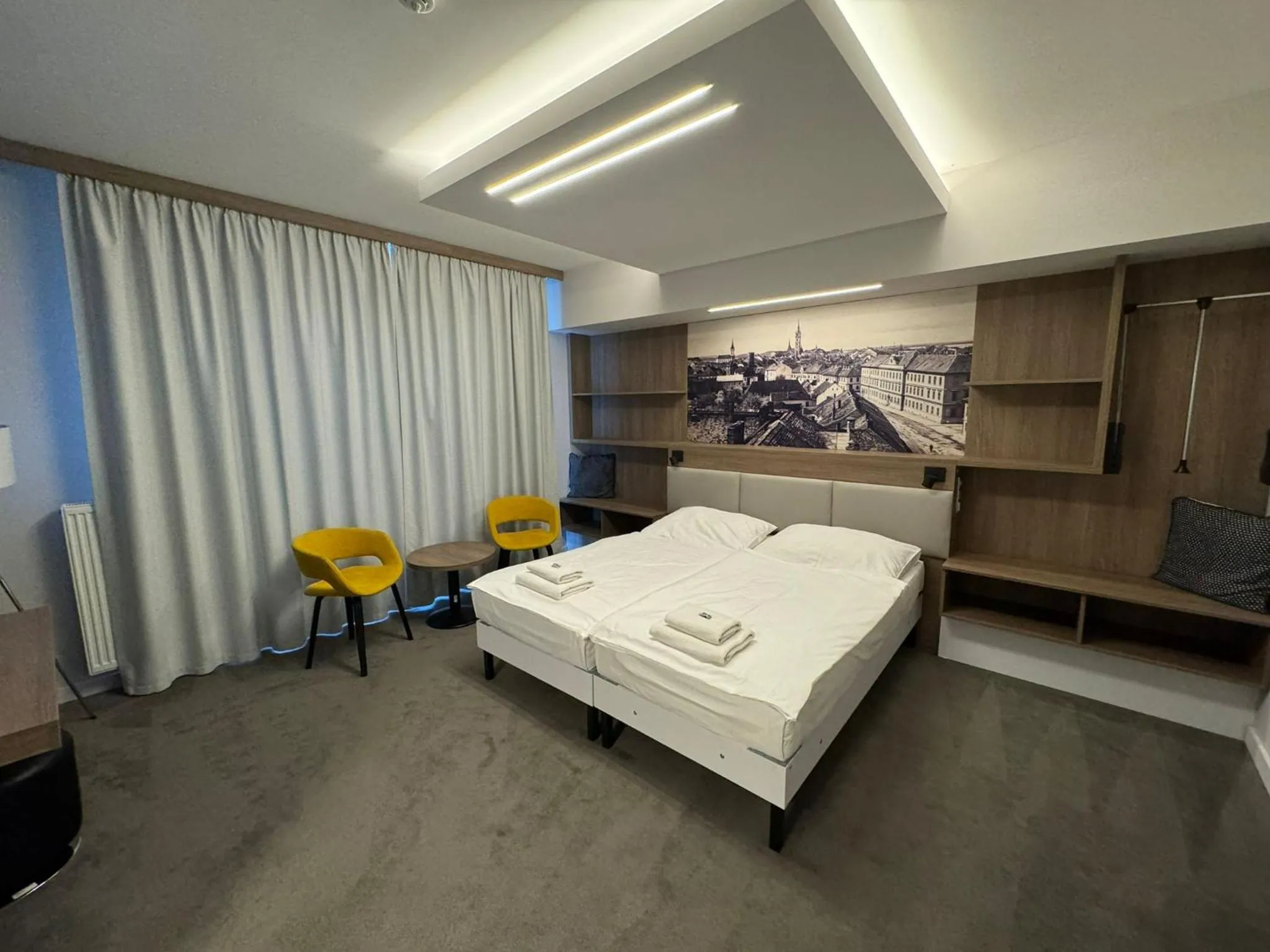 Photo of the whole room, Bed in Hotel Grand