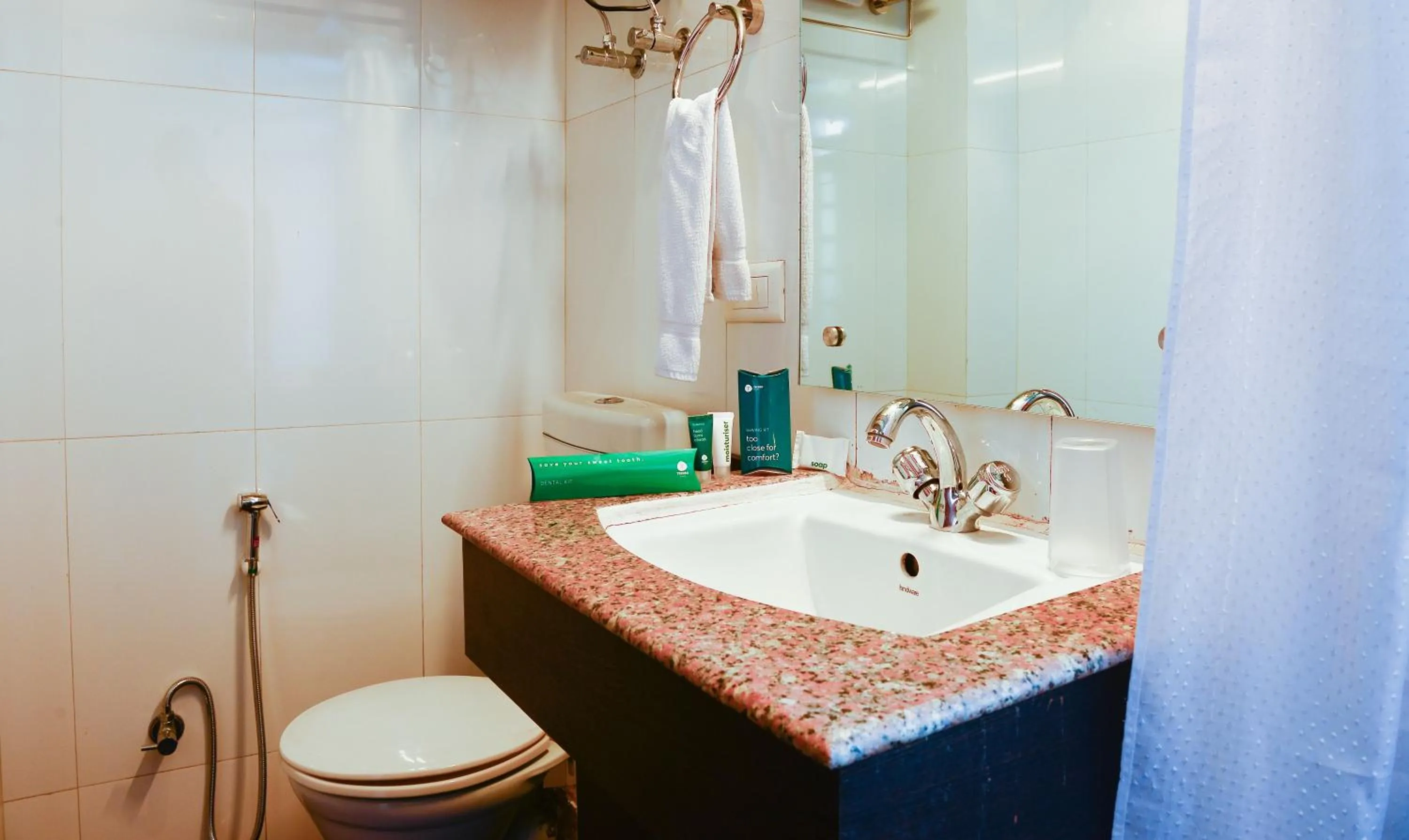 Shower in The Nettle and Fern Hotel Gangtok