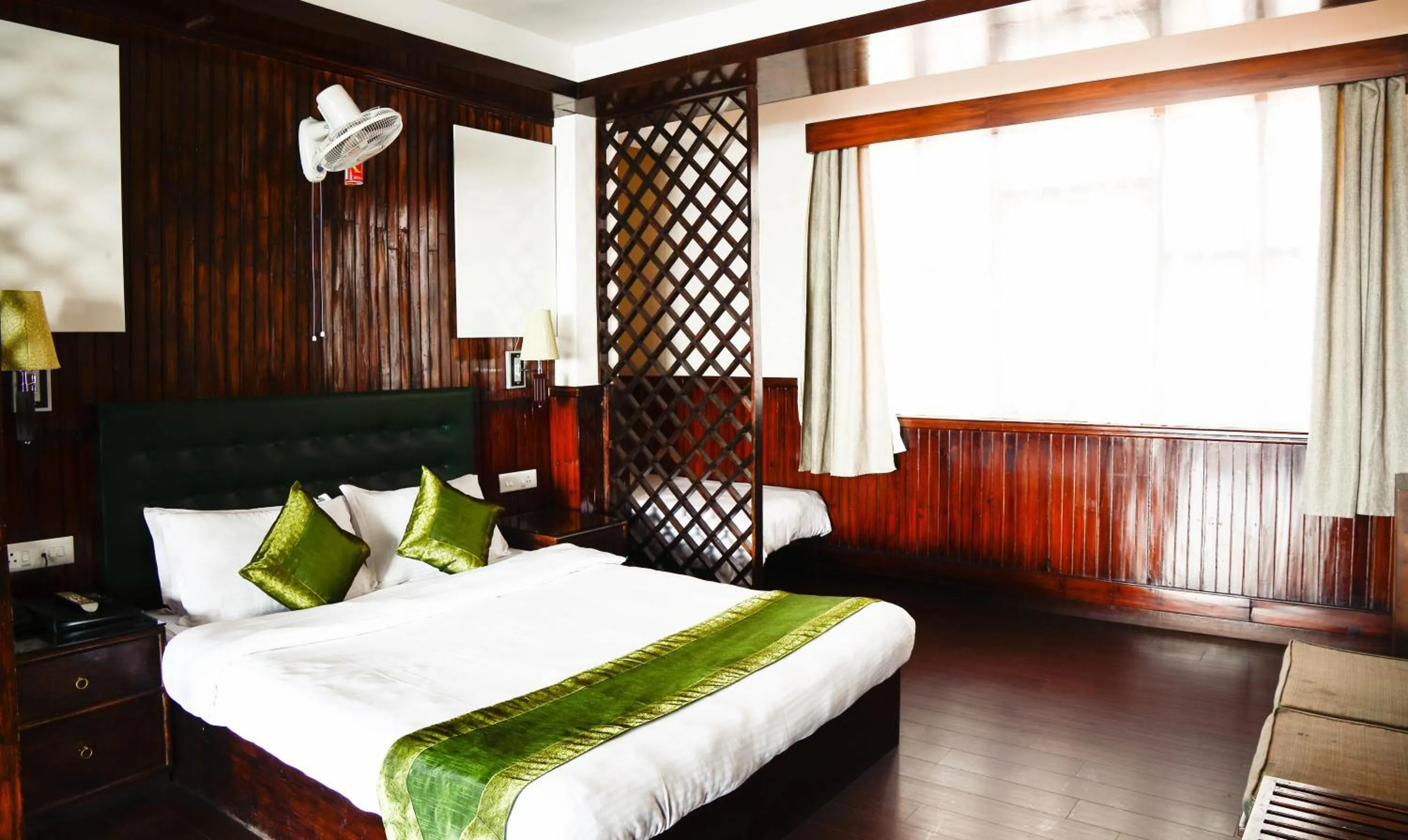 Bed in The Nettle and Fern Hotel Gangtok