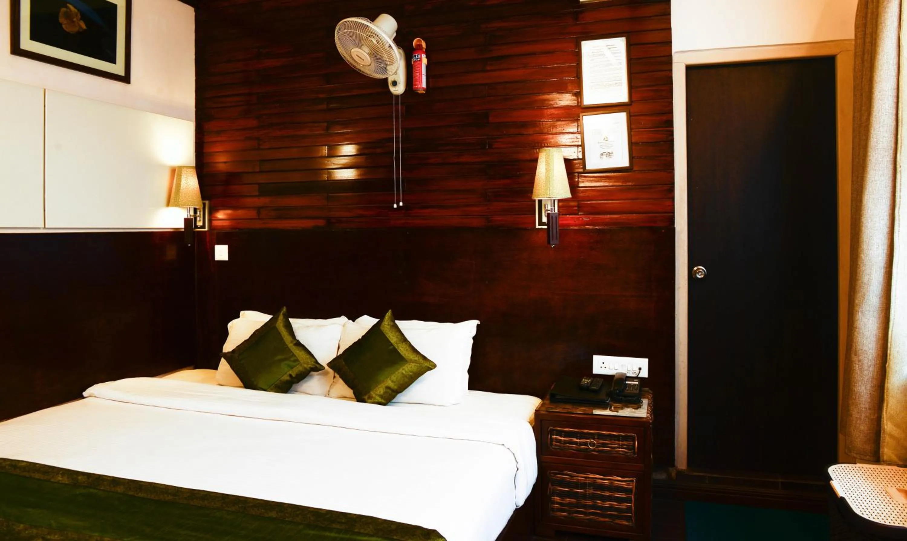 Bed in The Nettle and Fern Hotel Gangtok