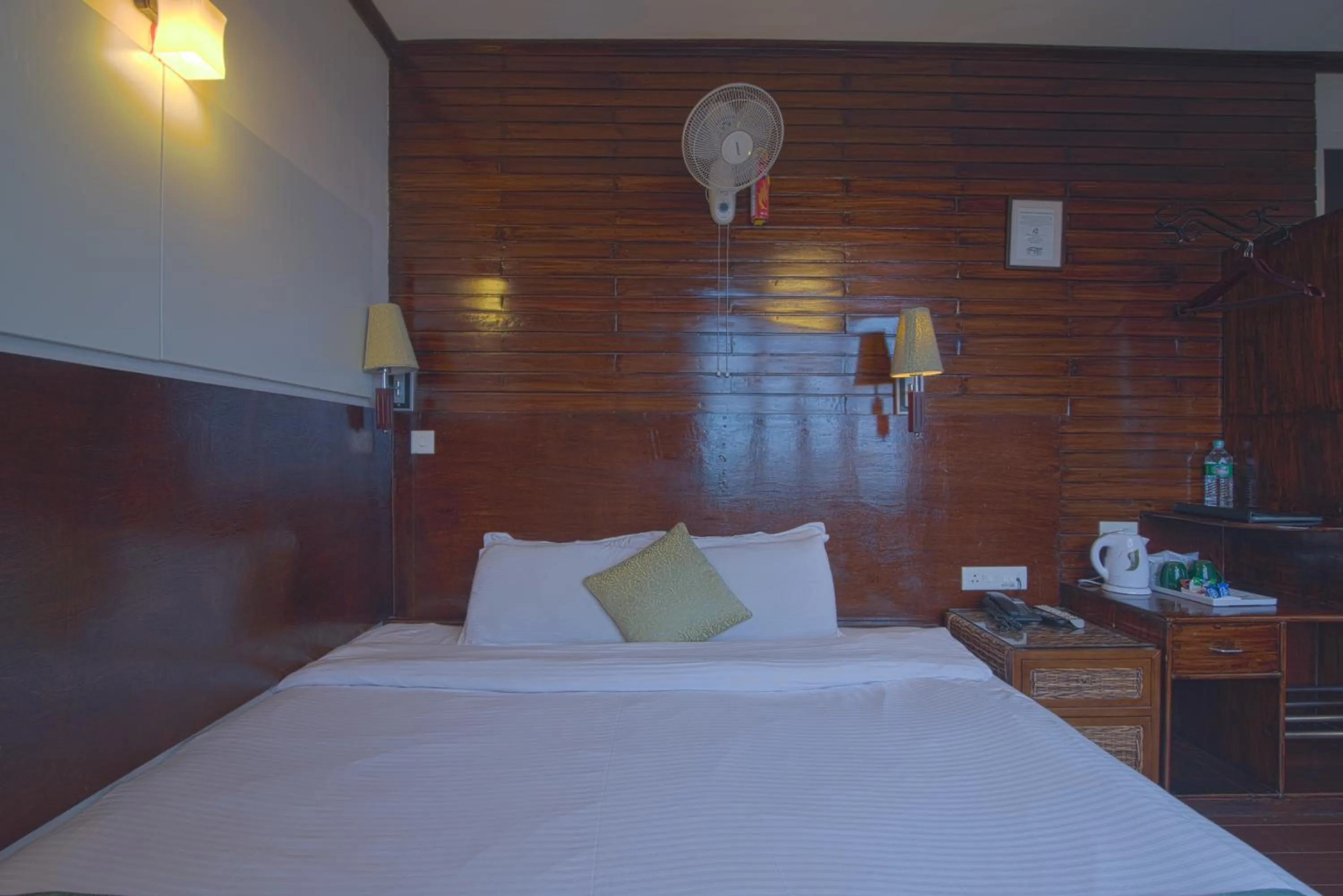 Bed in The Nettle and Fern Hotel Gangtok