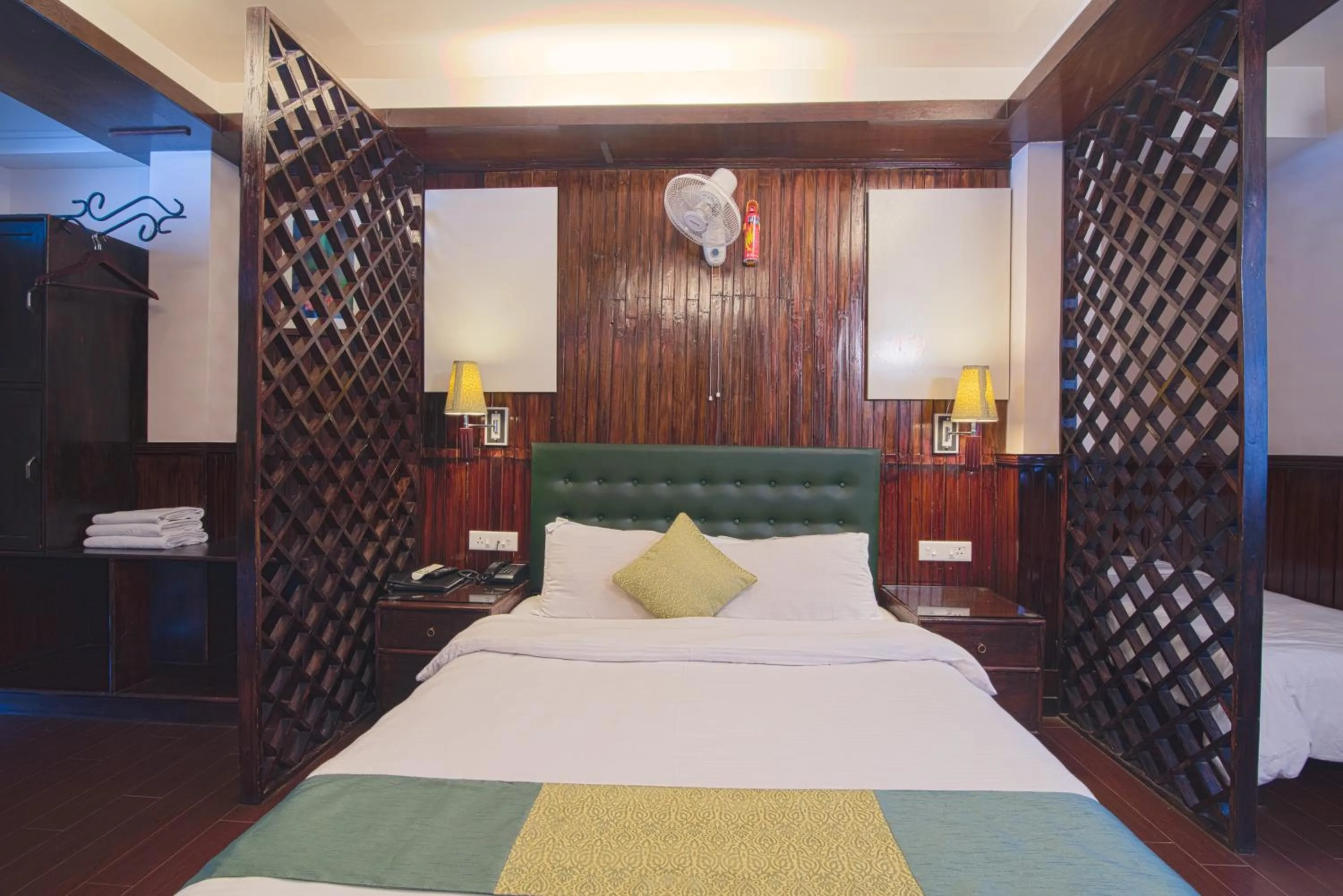 Bed in The Nettle and Fern Hotel Gangtok