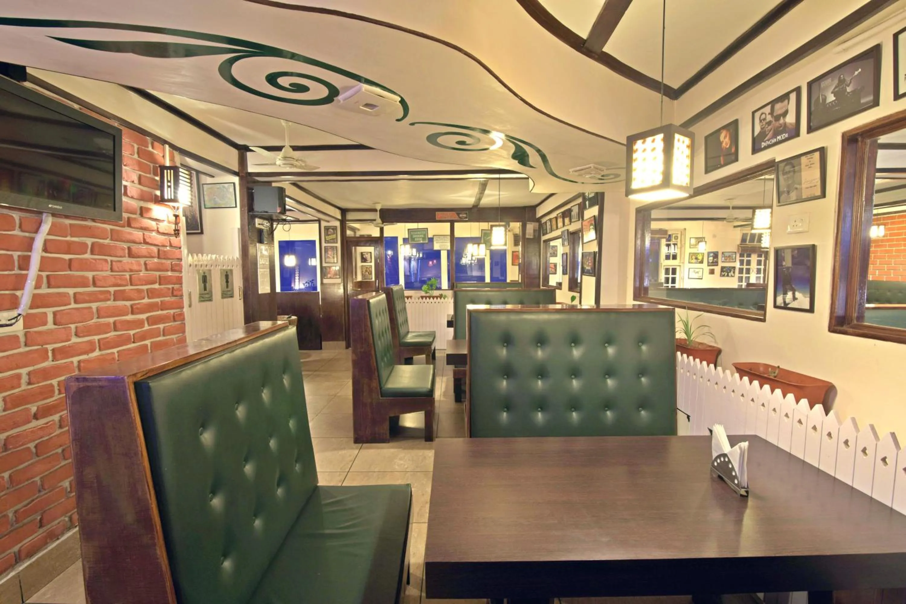 Restaurant/places to eat in The Nettle and Fern Hotel Gangtok