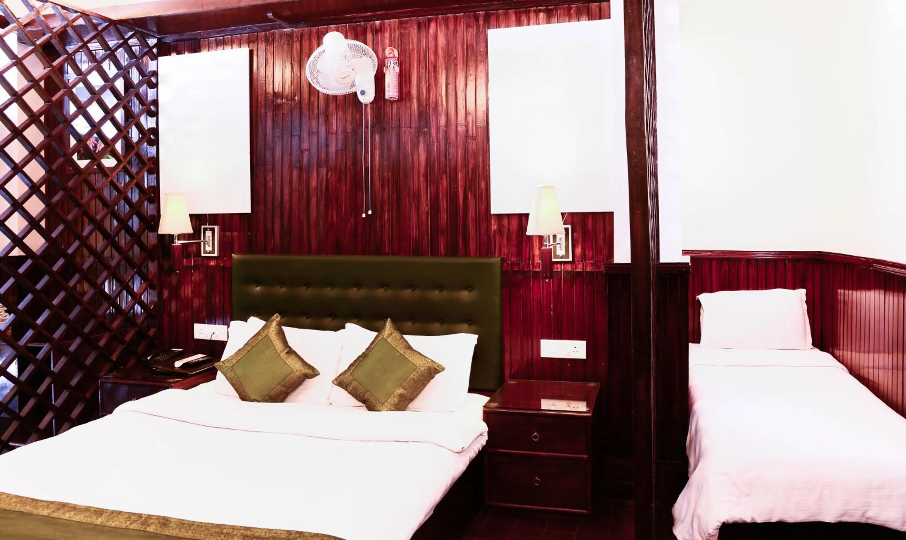 Bed in The Nettle and Fern Hotel Gangtok