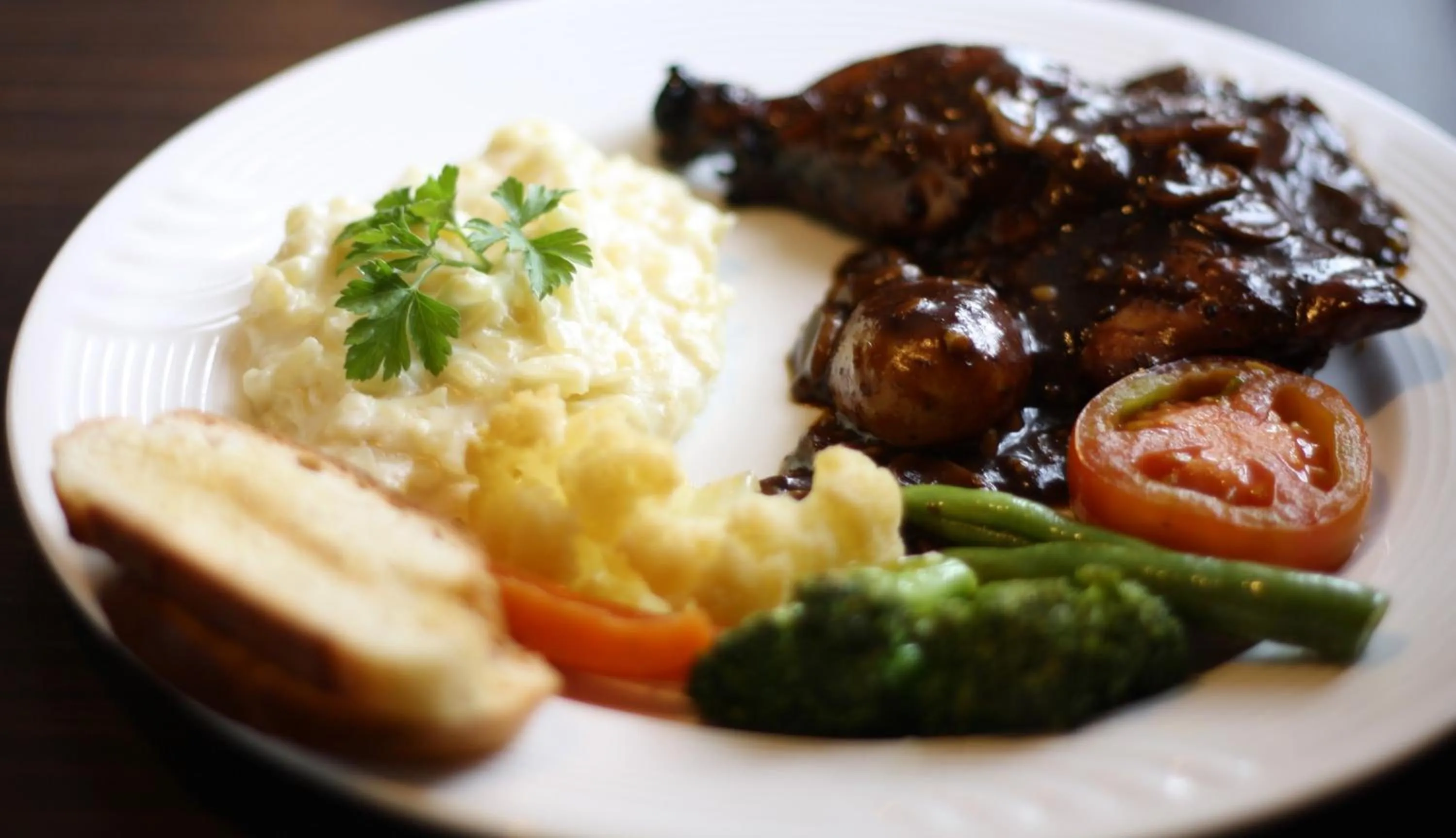 Restaurant/places to eat in The Nettle and Fern Hotel Gangtok