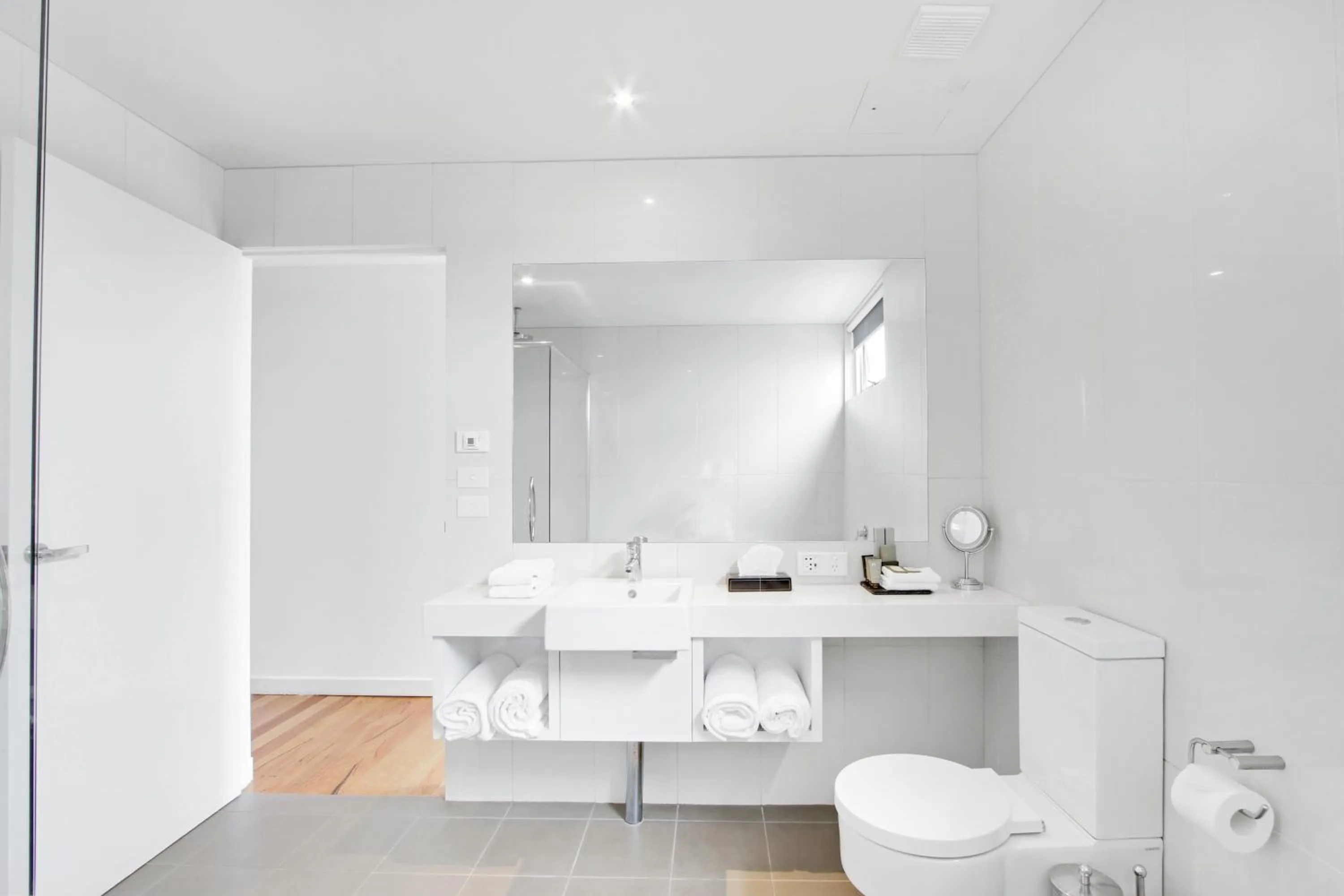 Bathroom in 5 Knots Metung