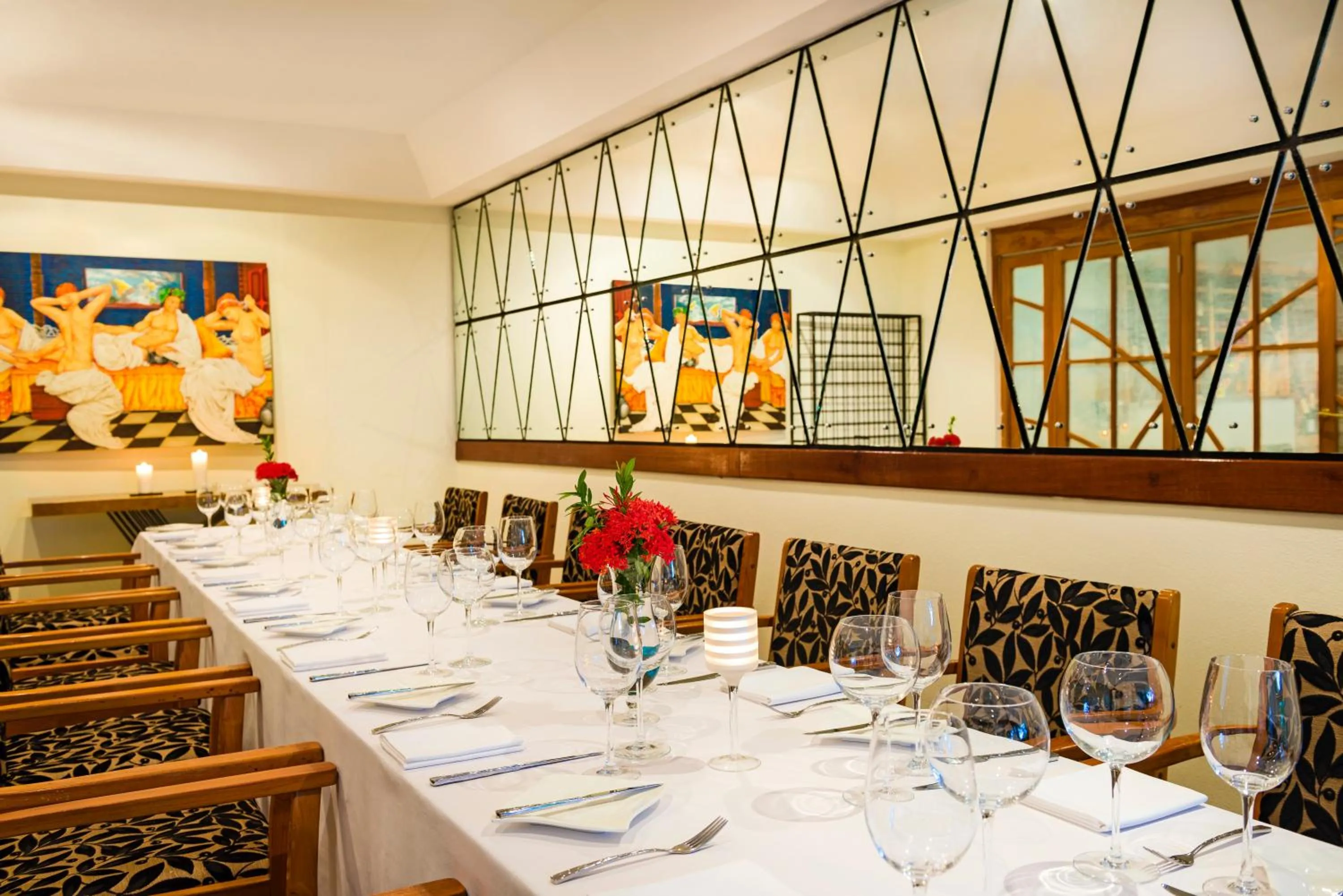 Restaurant/places to eat in Airways Hotel