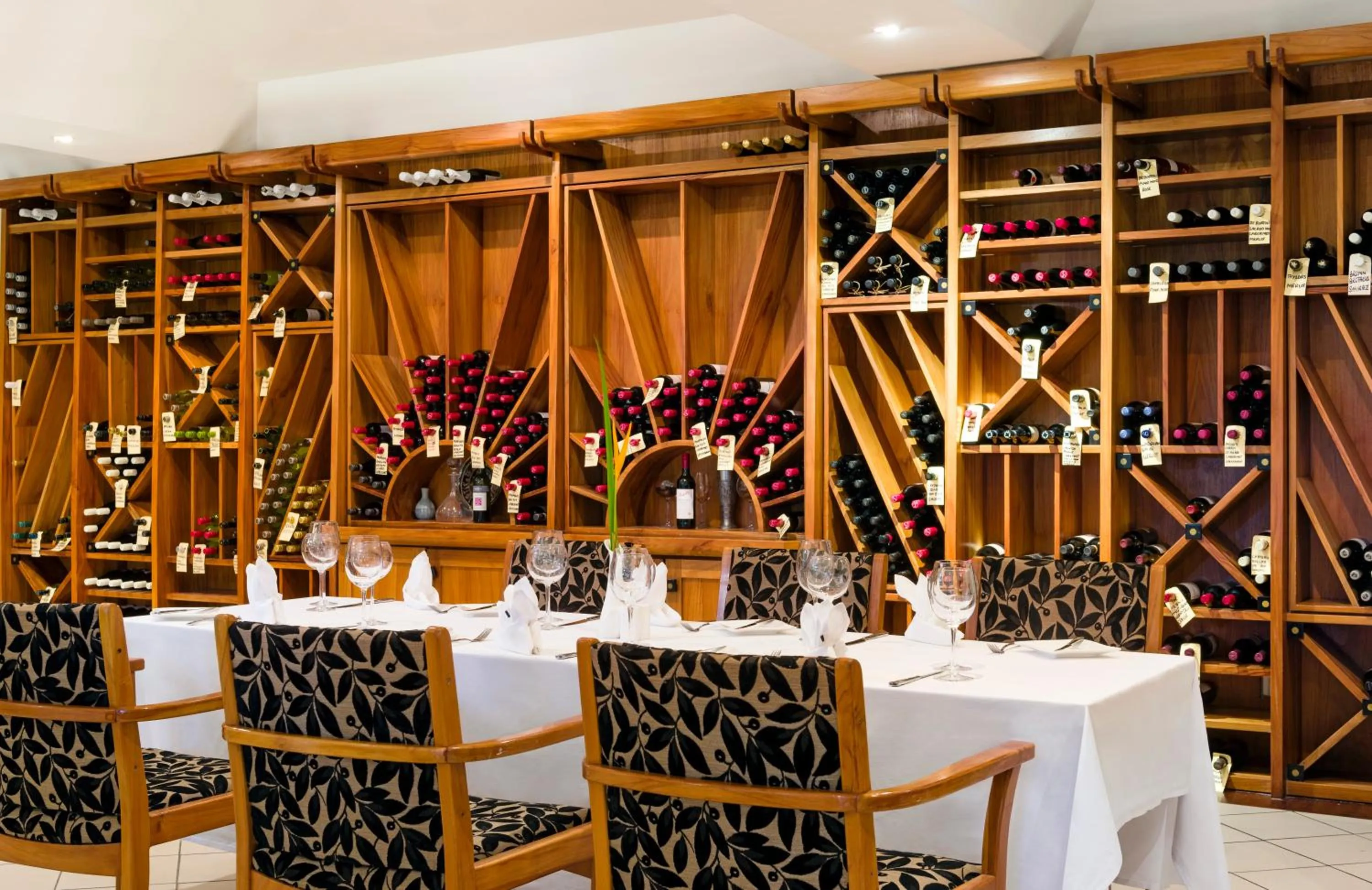 Alcoholic drinks in Airways Hotel