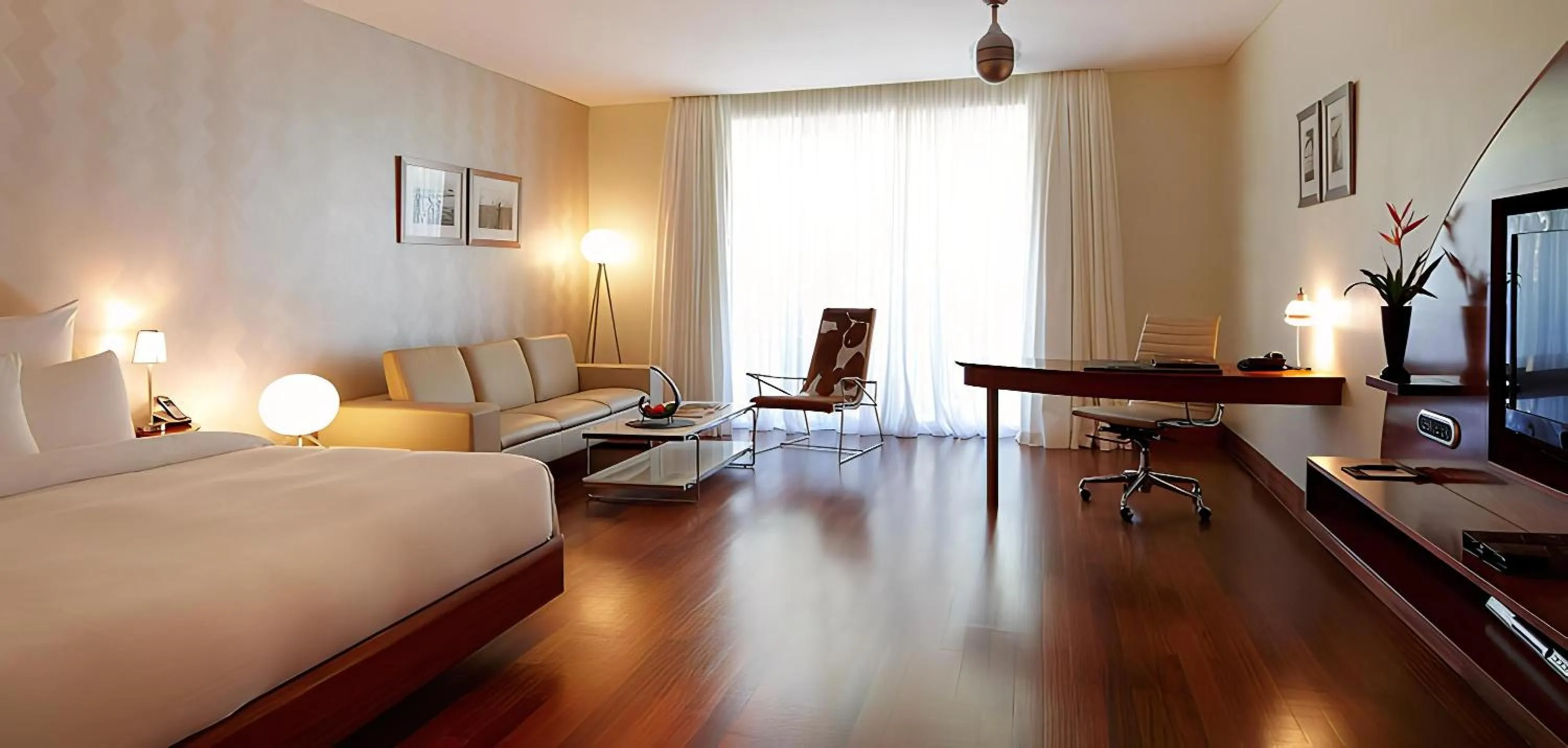 Photo of the whole room, Bed in Airways Hotel