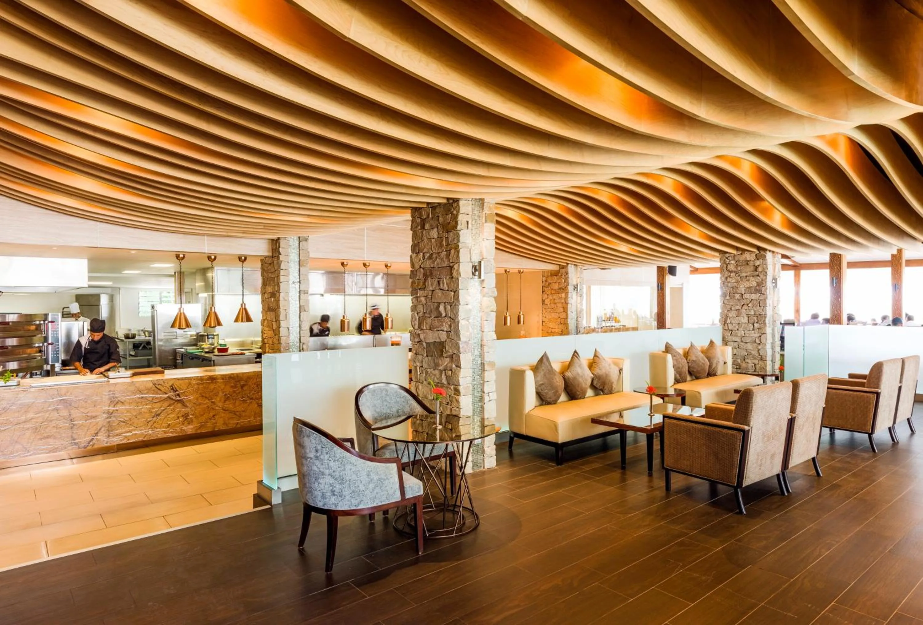 Restaurant/places to eat in Airways Hotel