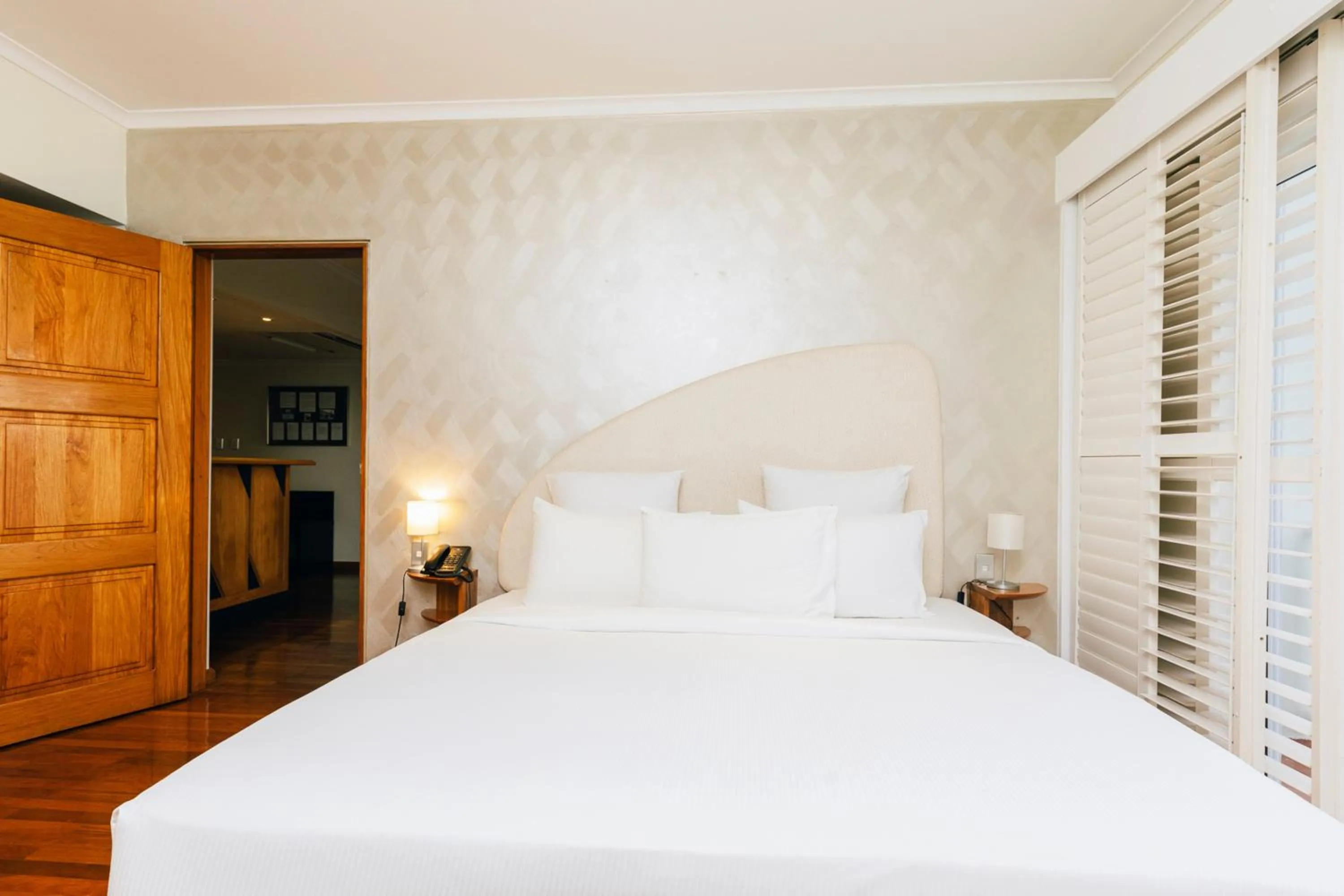 Bed in Airways Hotel