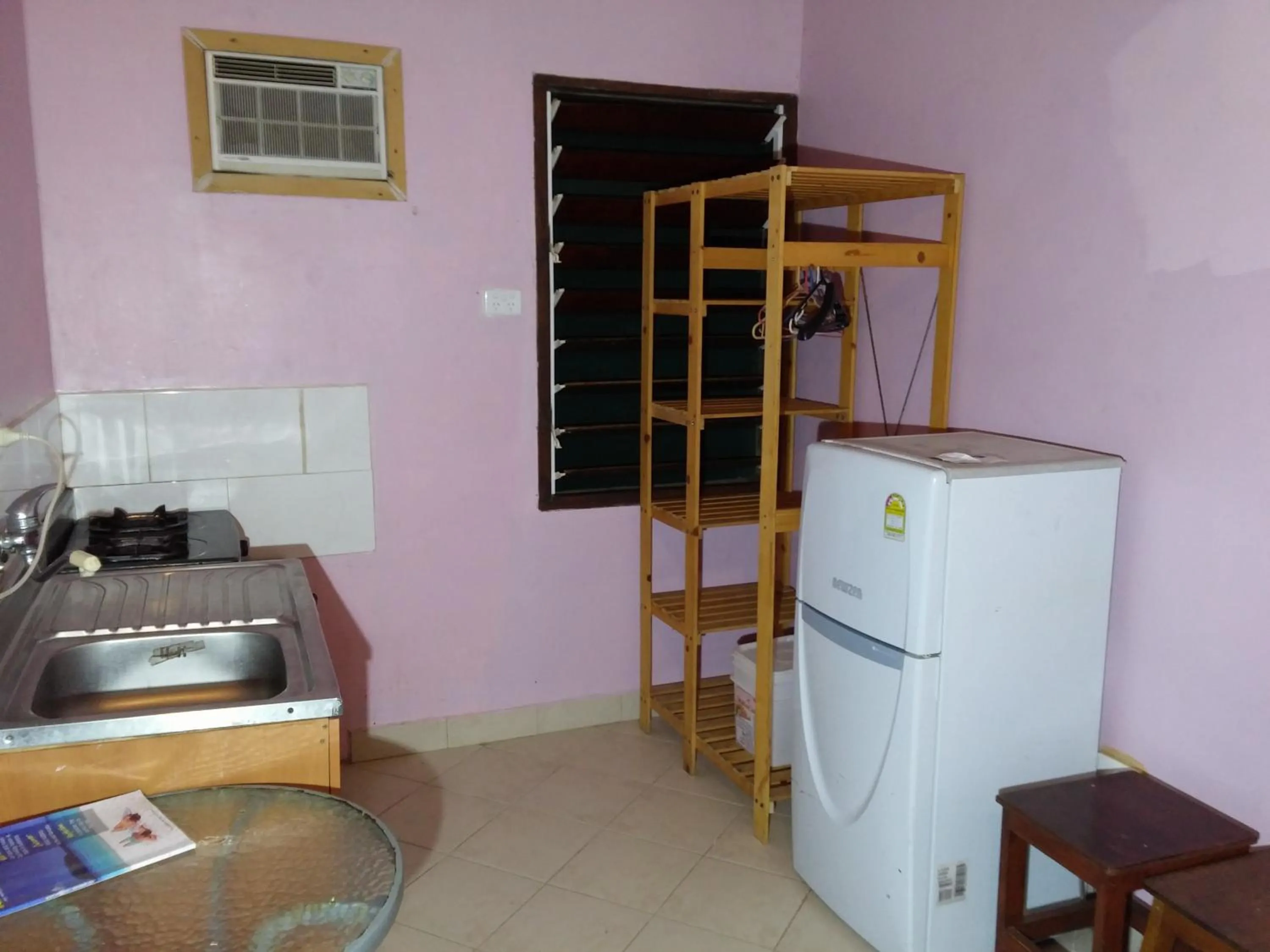 Kitchen or kitchenette in Bluepango Guest House