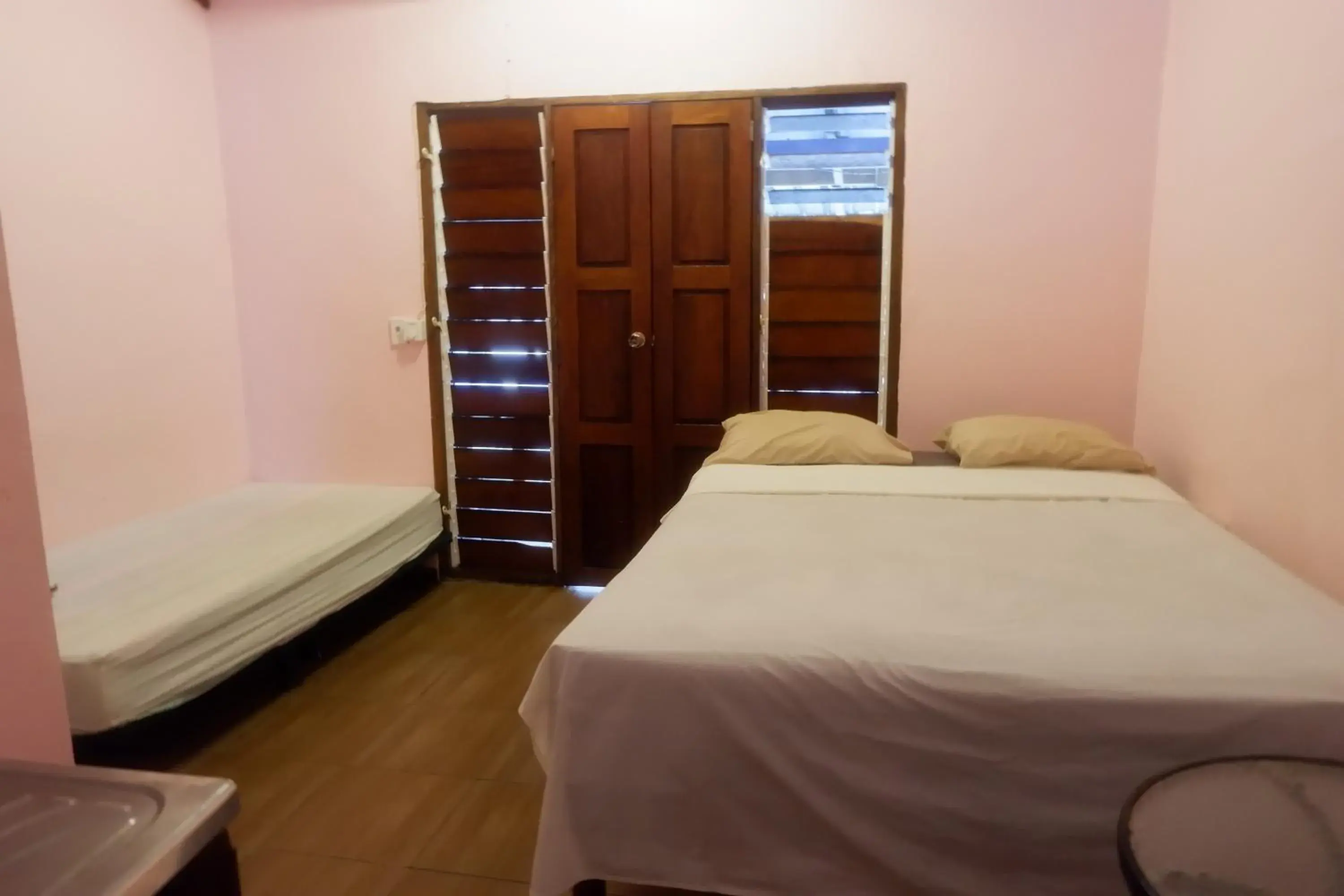 Budget Triple Room in Bluepango Guest House Budget Triple Room in Bluepango Guest House