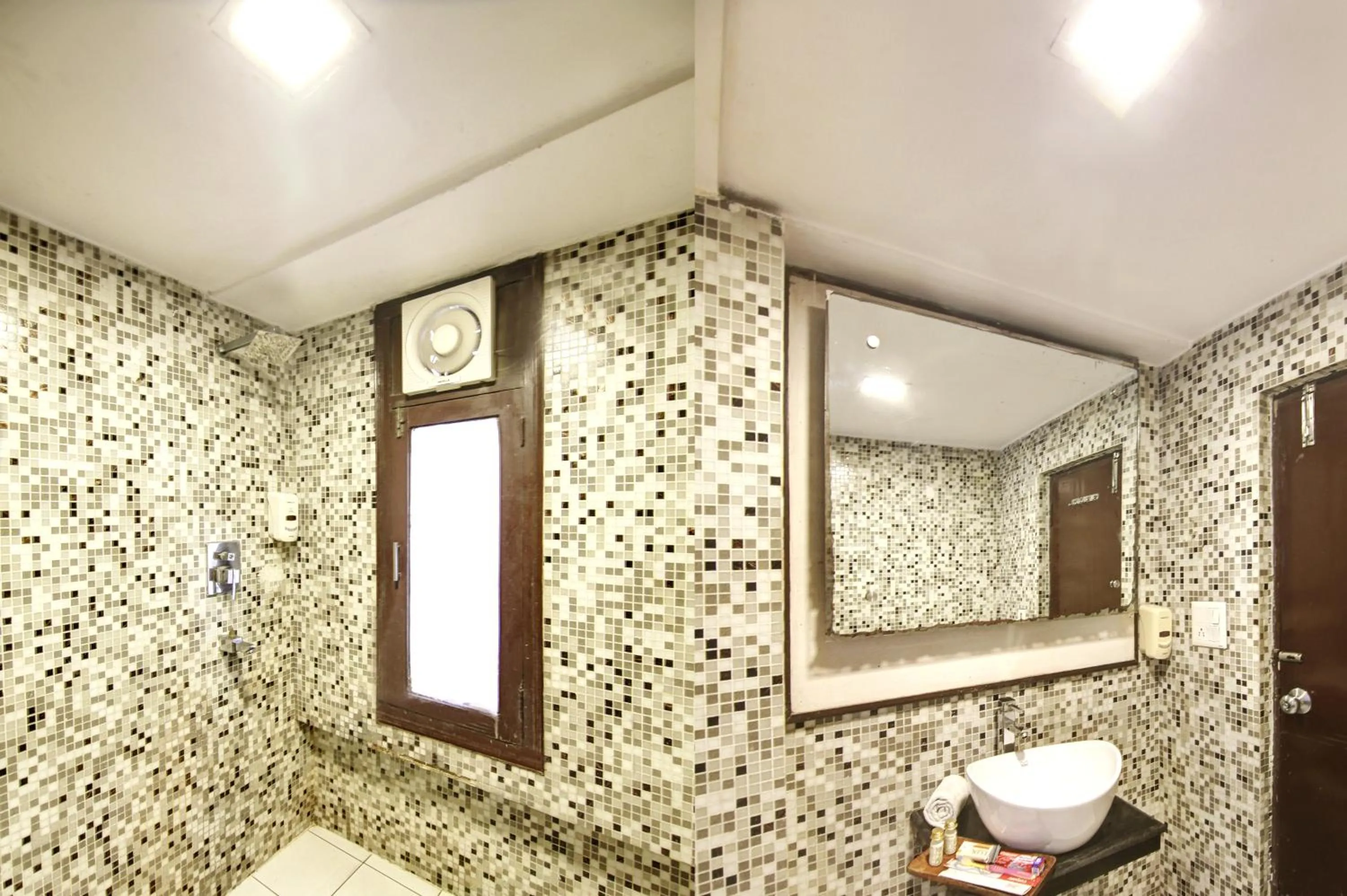 Bathroom in Hotel BB Palace (A Family Hotel)