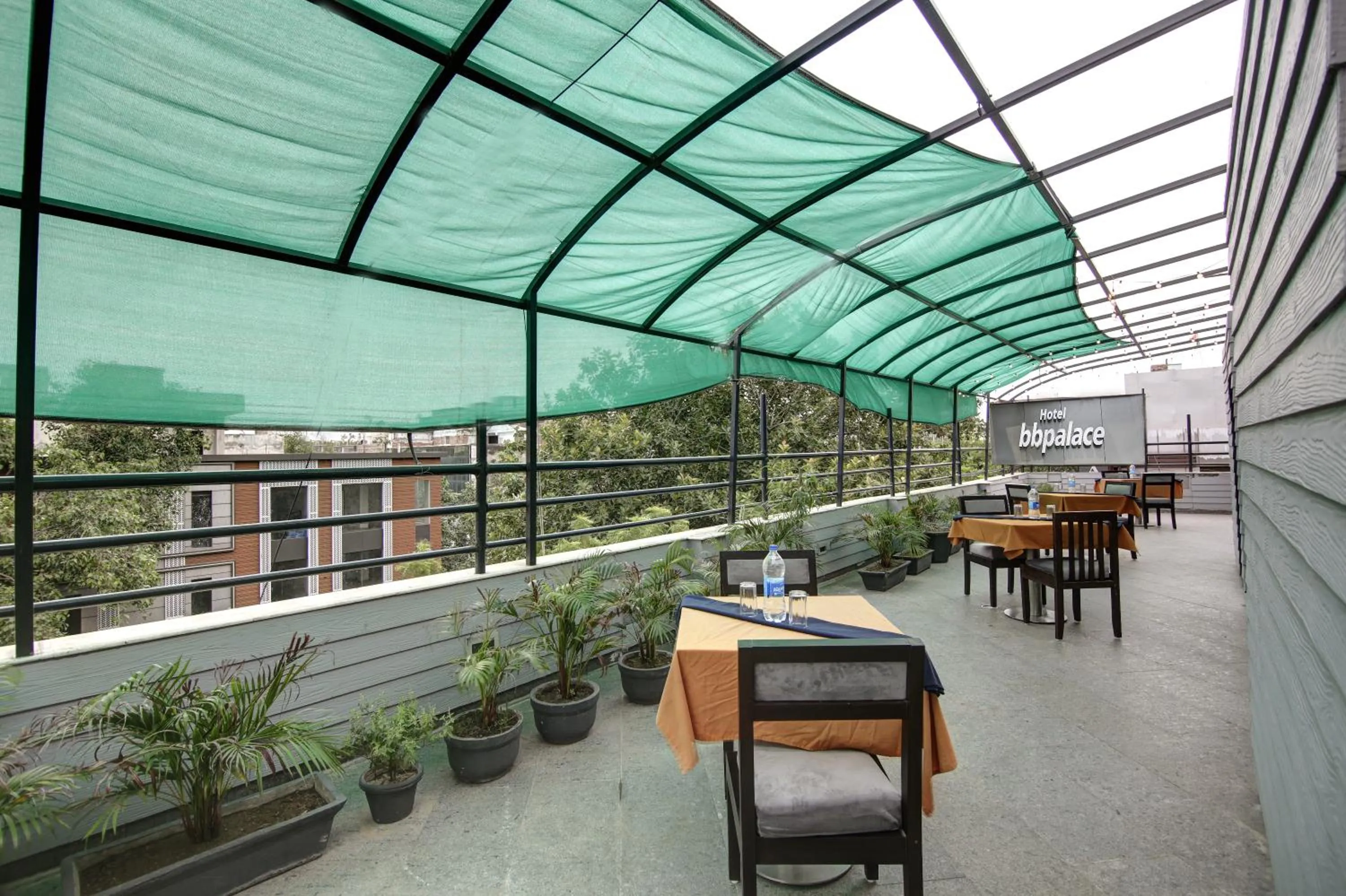 Restaurant/places to eat in Hotel BB Palace (A Family Hotel)