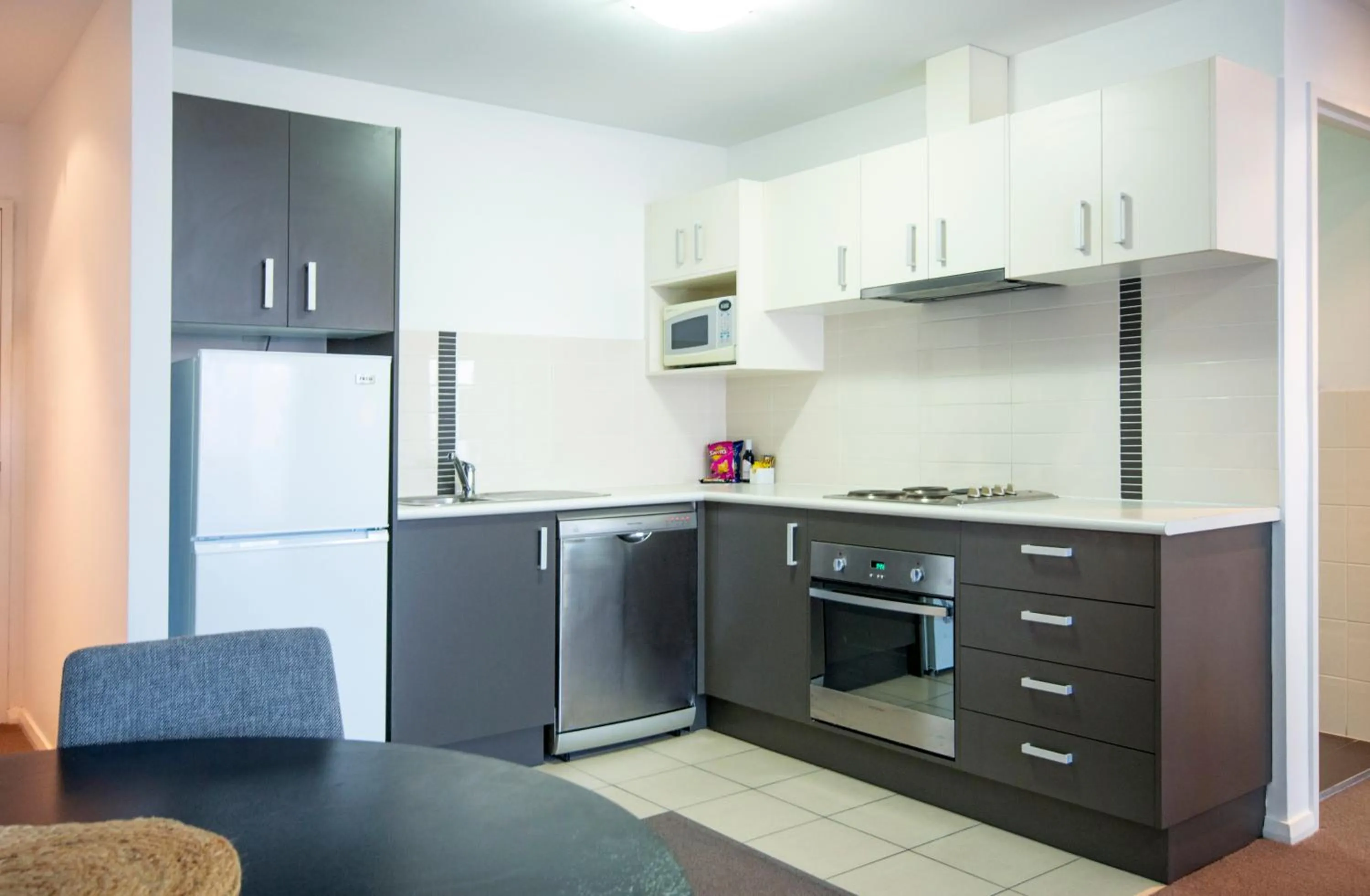 Kitchen or kitchenette in Mantra Wollongong