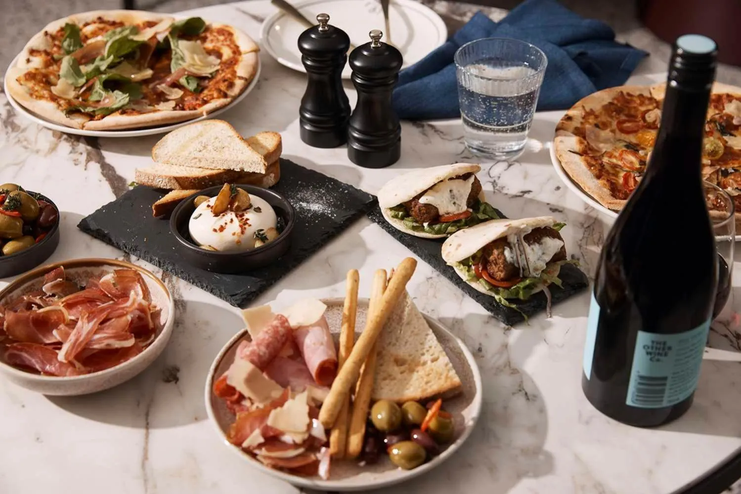 Restaurant/places to eat in The Capitol Hotel Sydney