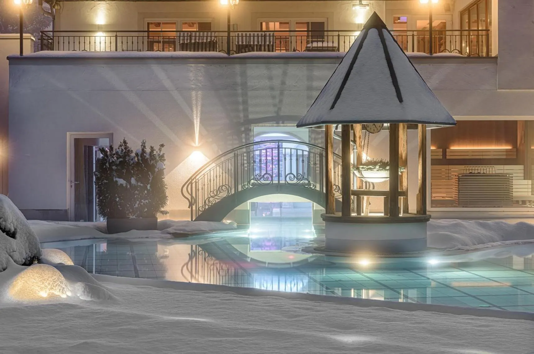 Swimming pool in Hotel Bismarck