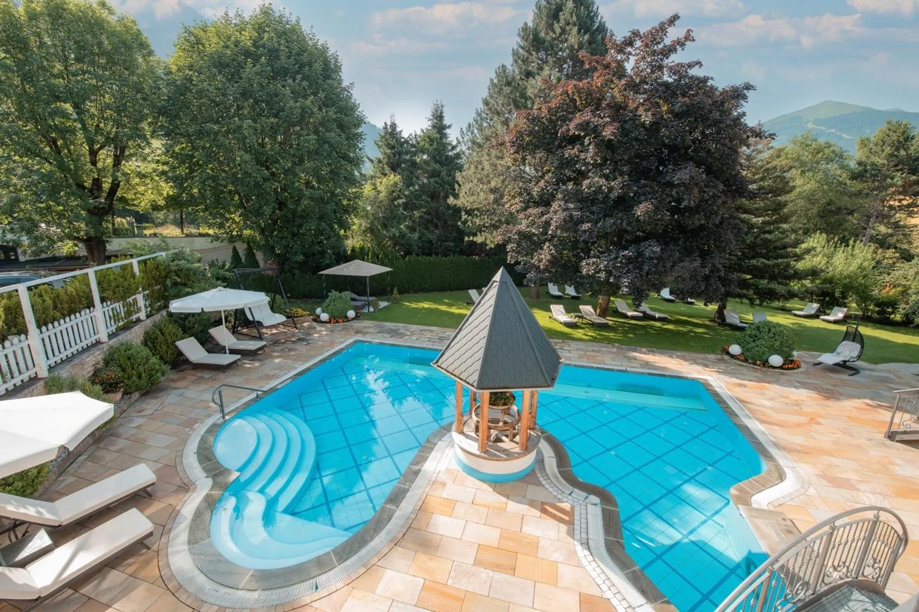 Swimming pool in Hotel Bismarck