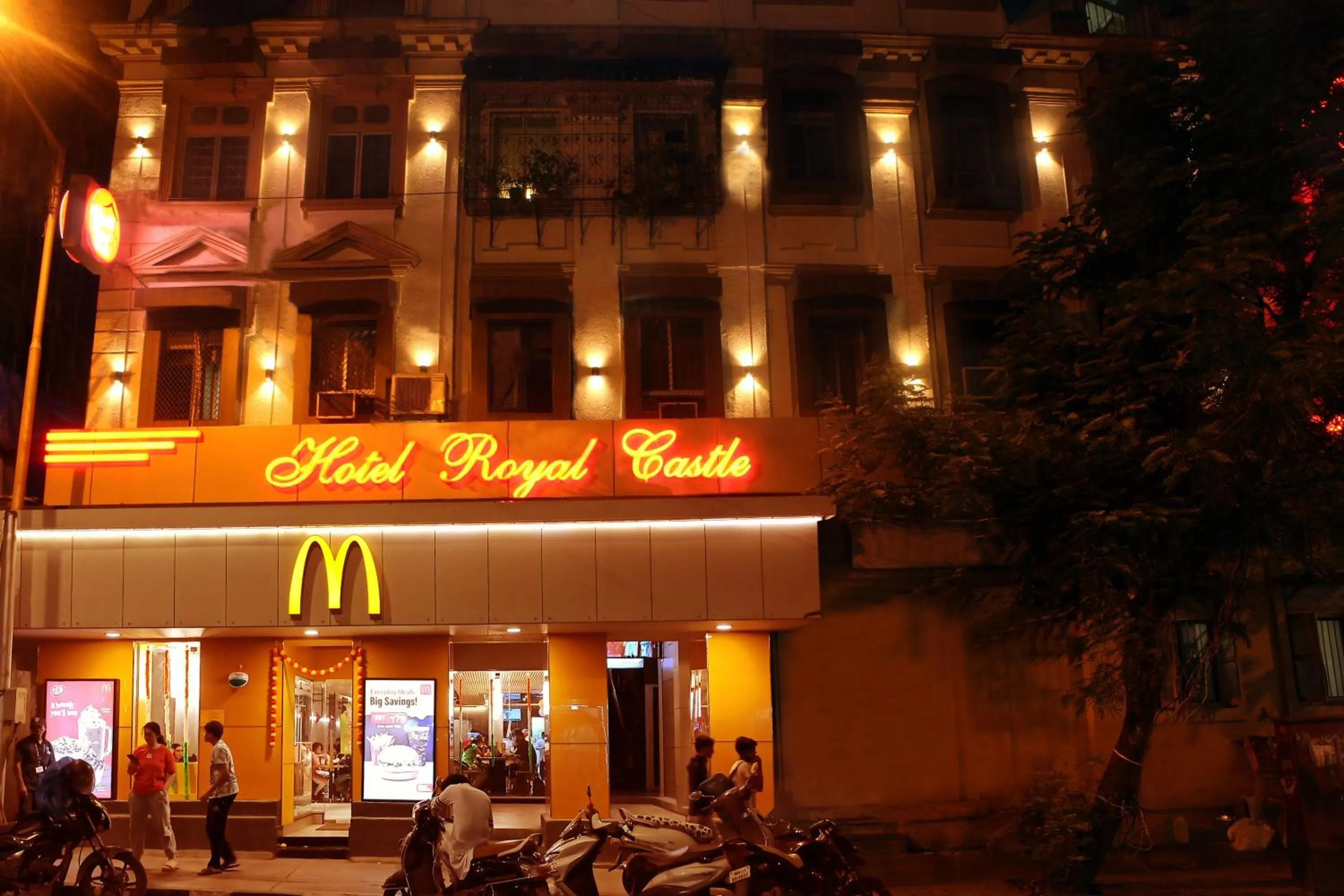 Night in Hotel Royal Castle