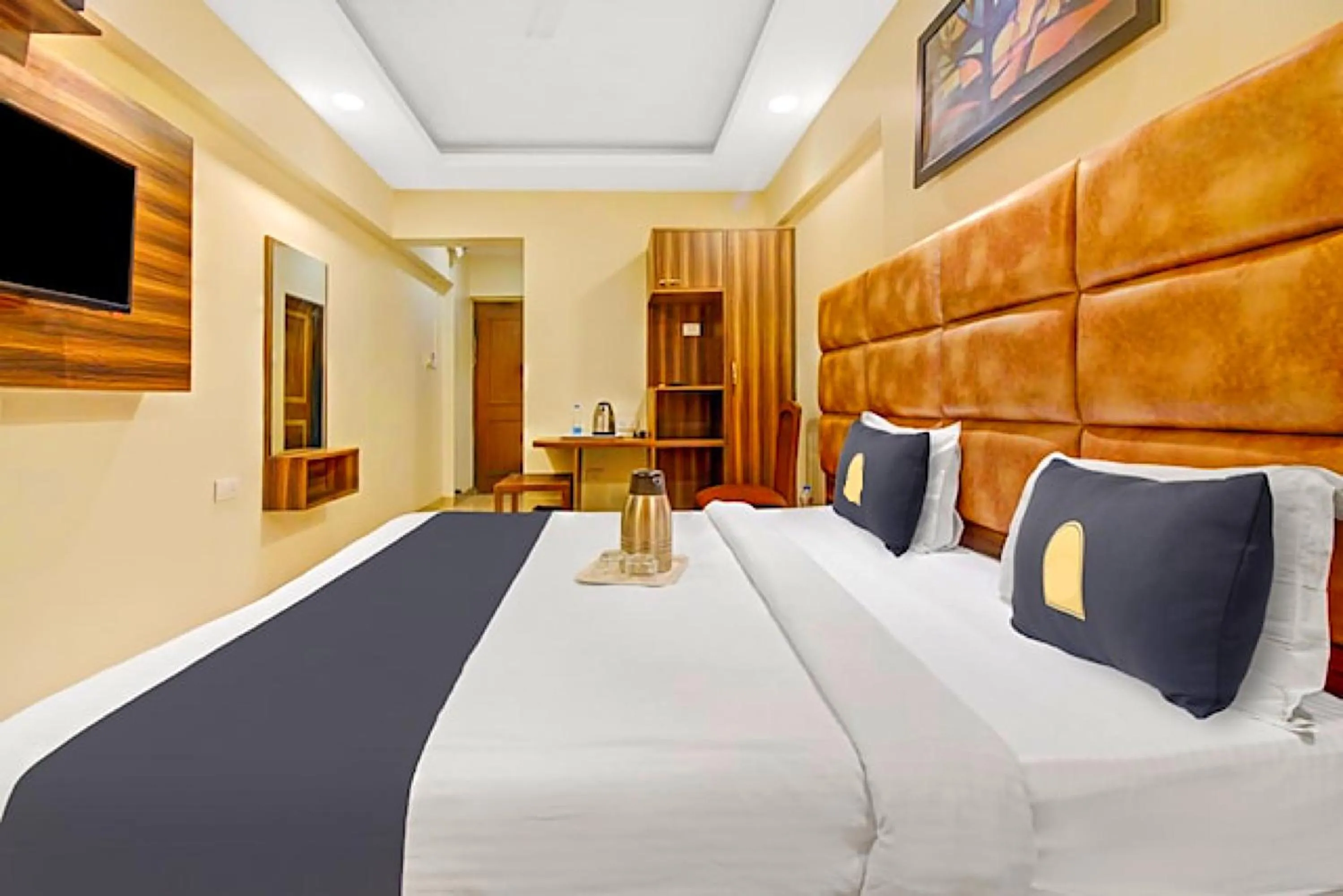 Bedroom, Bed in Hotel Mina International