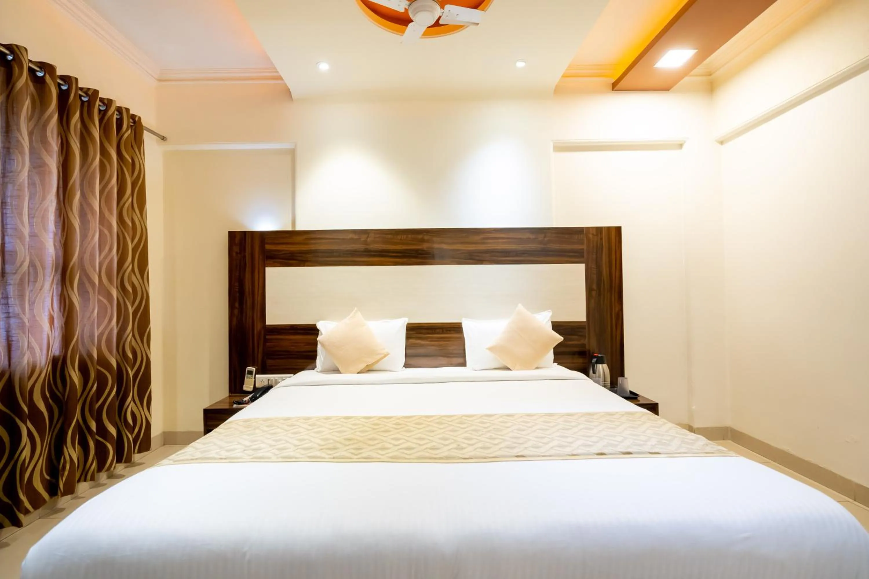 Photo of the whole room, Bed in Hotel Mina International