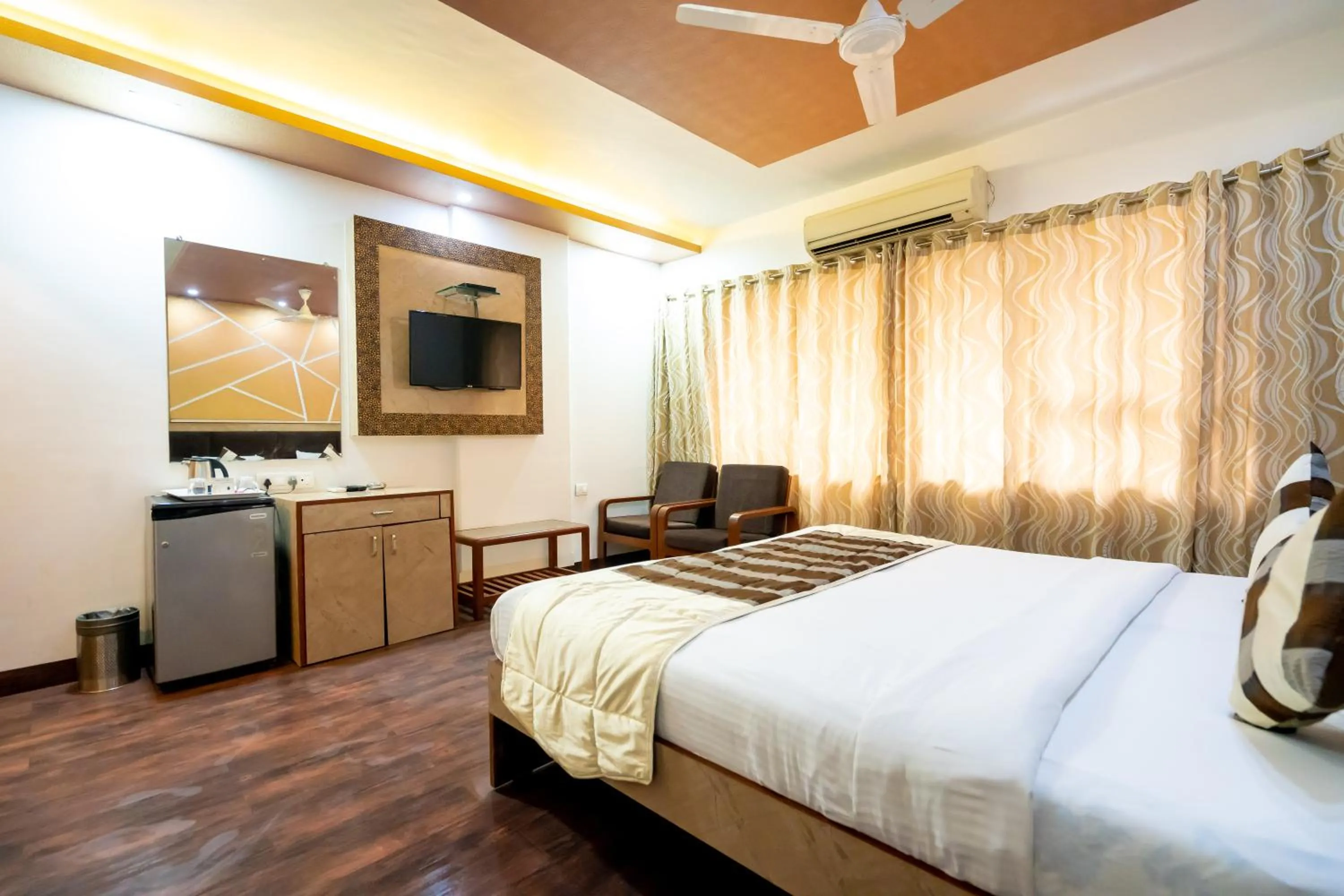 Photo of the whole room, Bed in Hotel Mina International