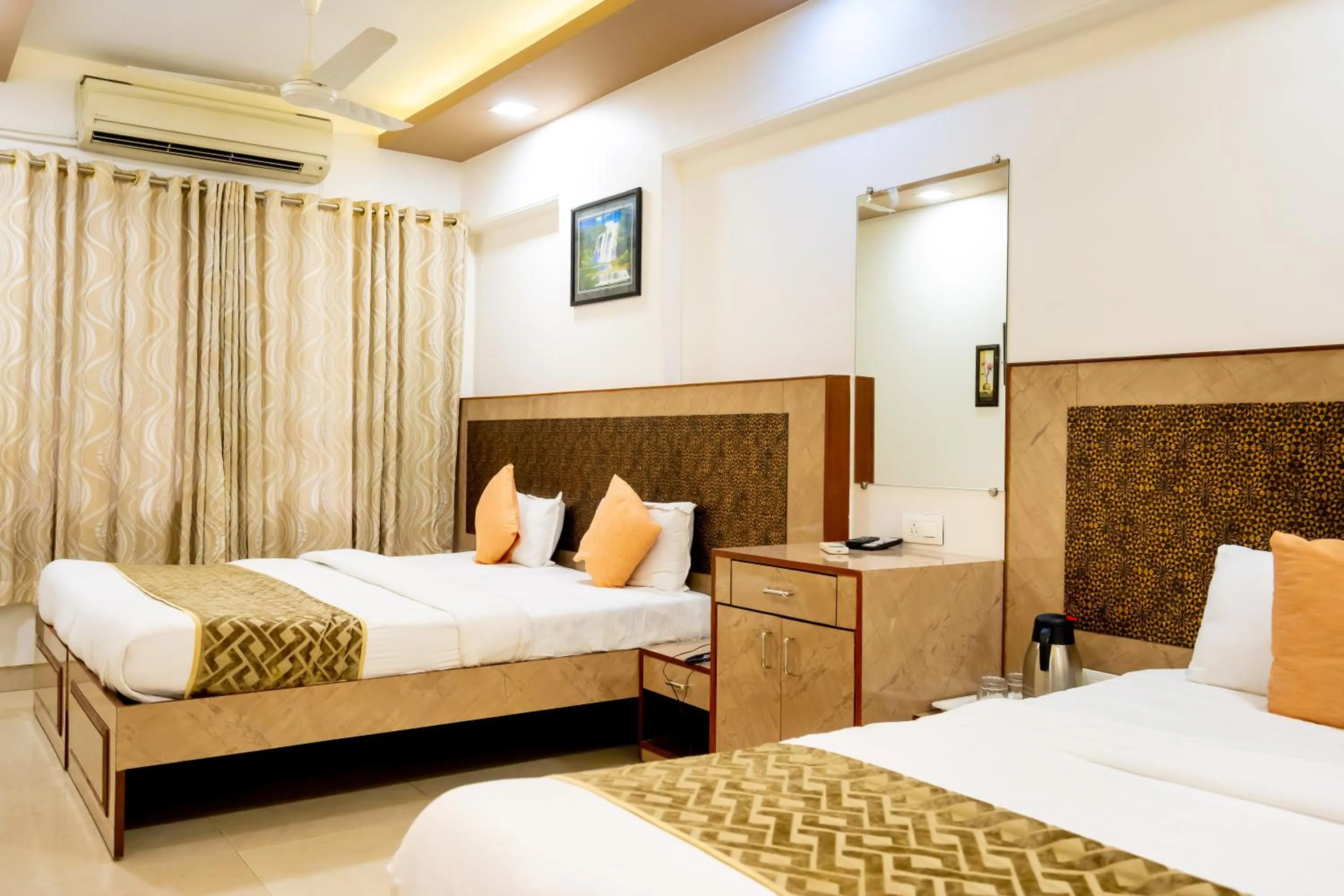 Photo of the whole room, Bed in Hotel Mina International