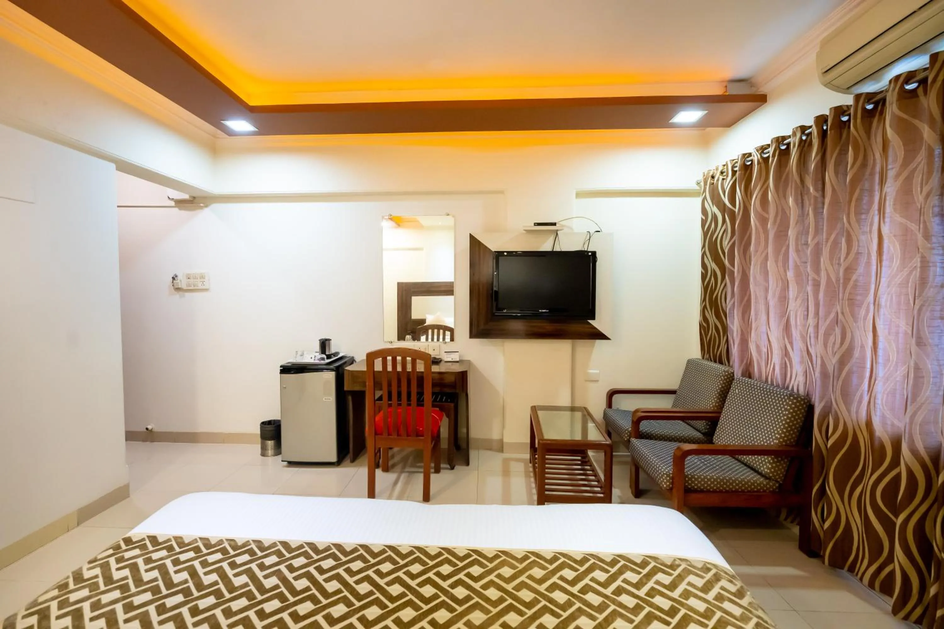 Photo of the whole room, Bed in Hotel Mina International