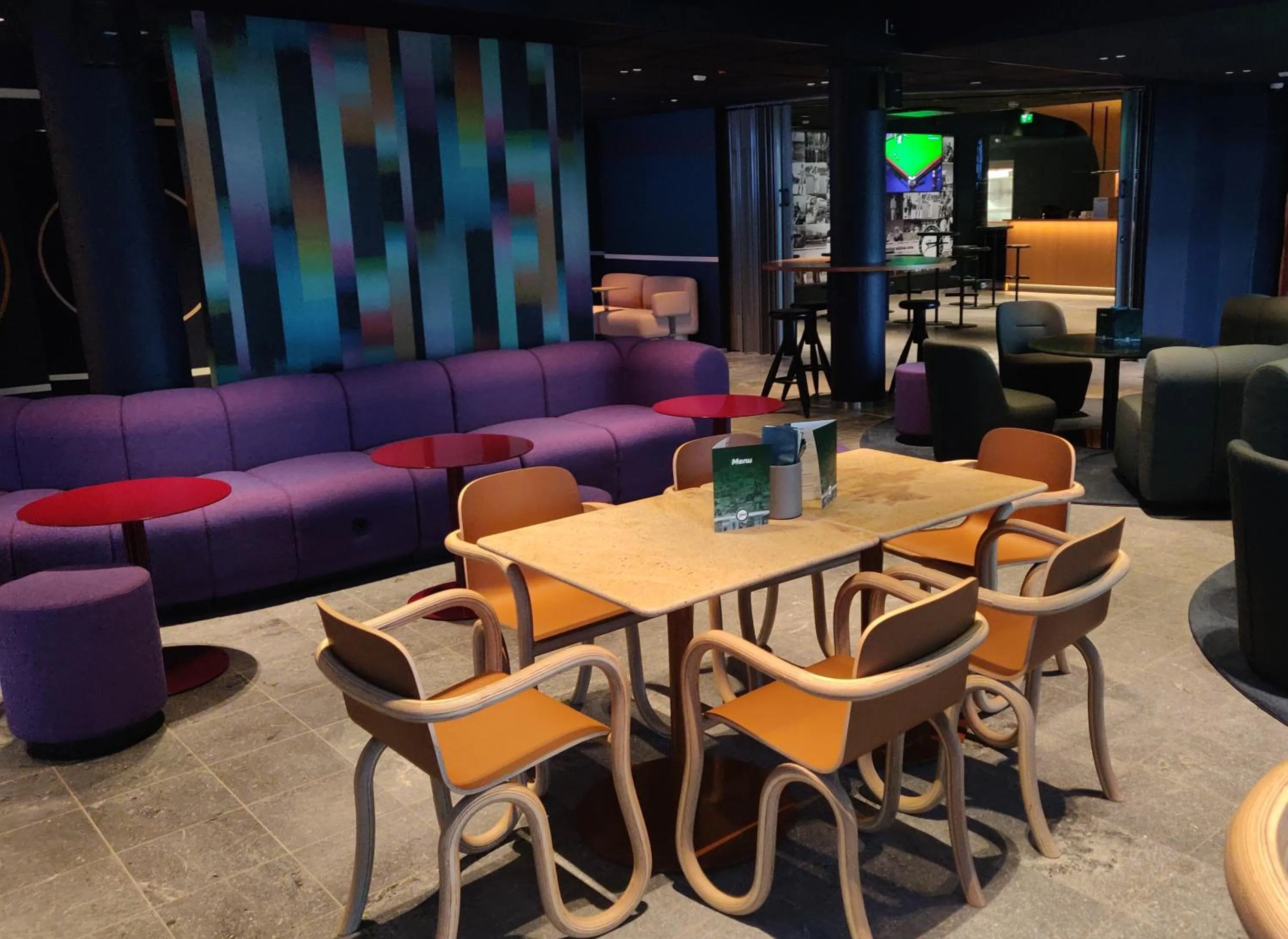 Restaurant/places to eat in Majvik Congress Hotel