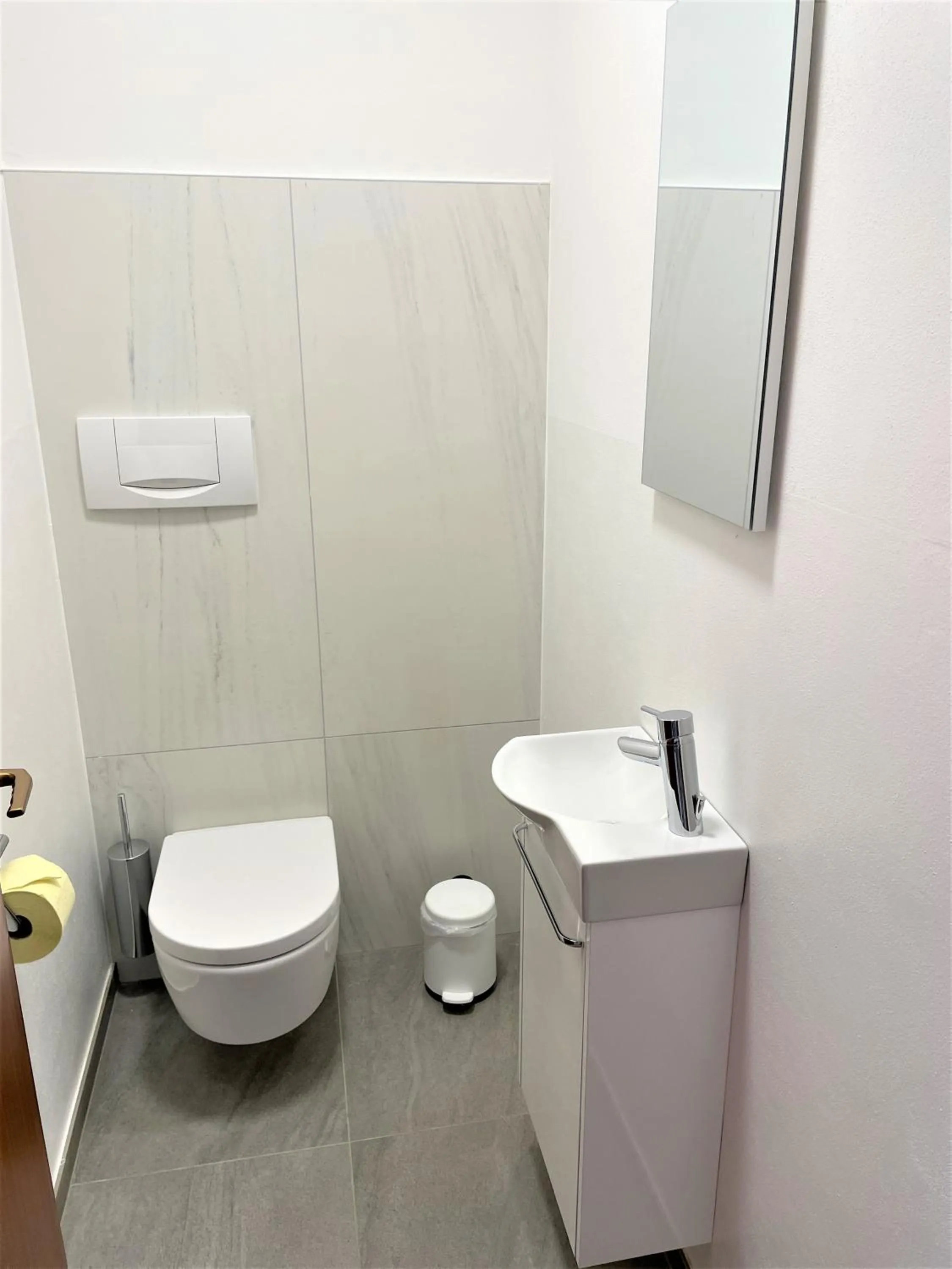 Toilet in Residence Diana