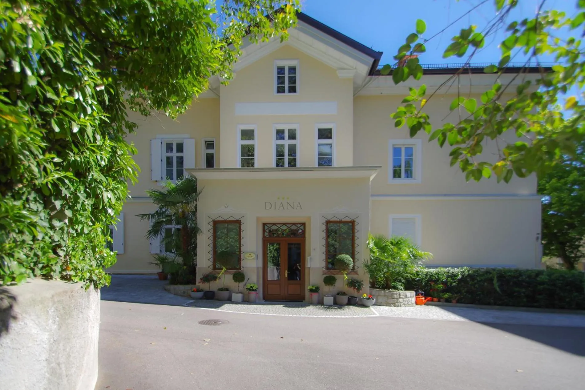 Property building in Residence Diana