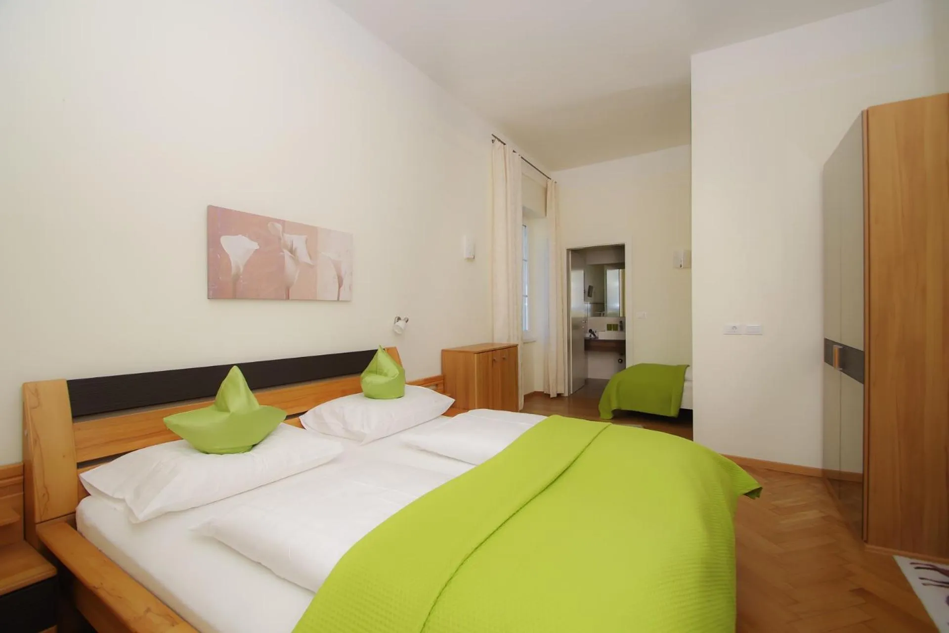 Bed in Residence Diana