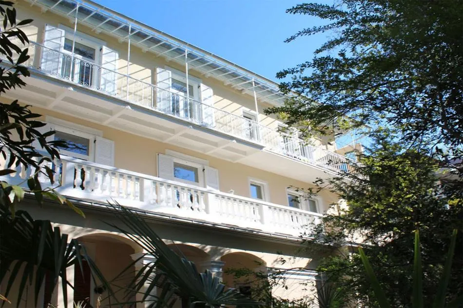 Property building in Residence Diana