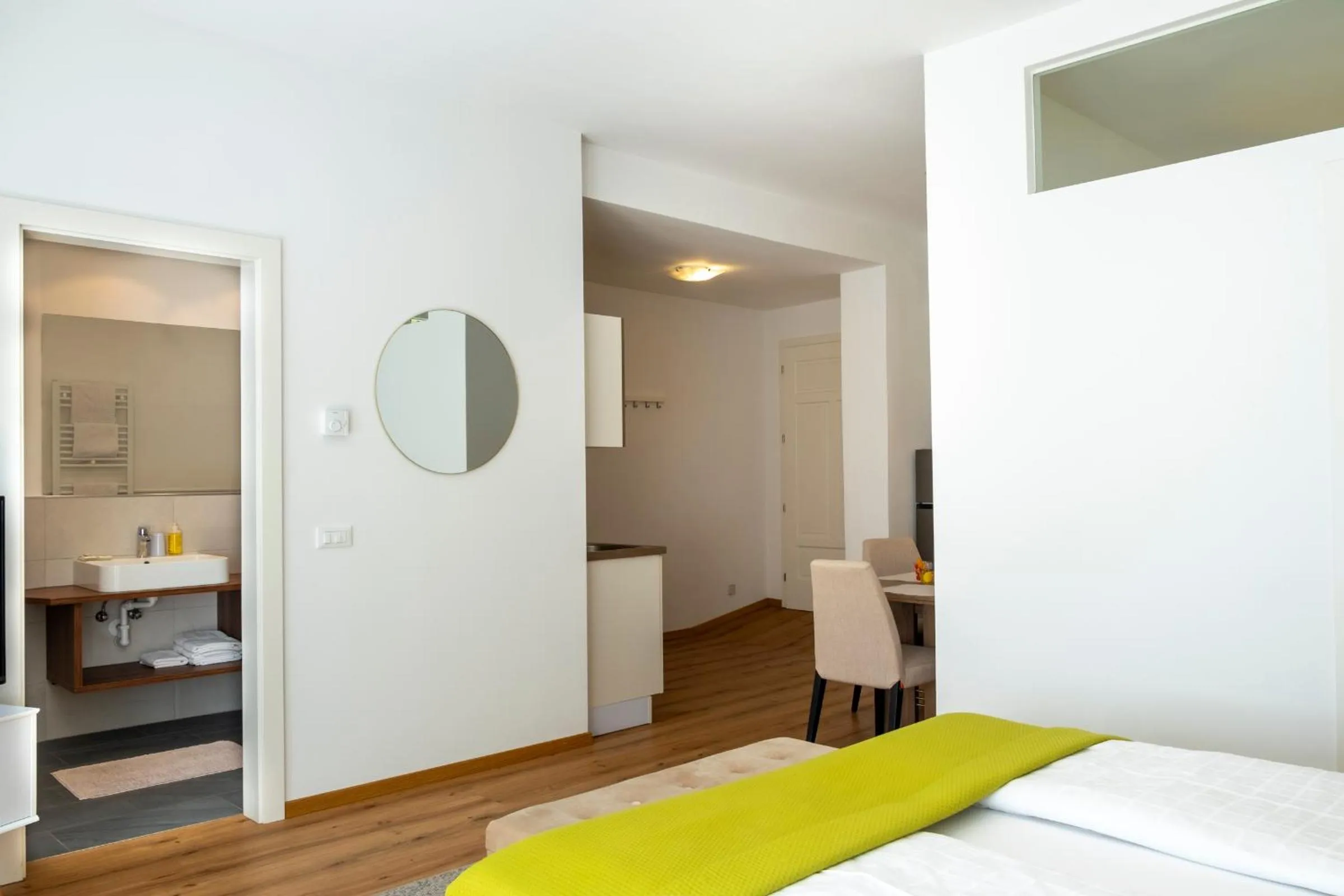 Bed in Residence Diana