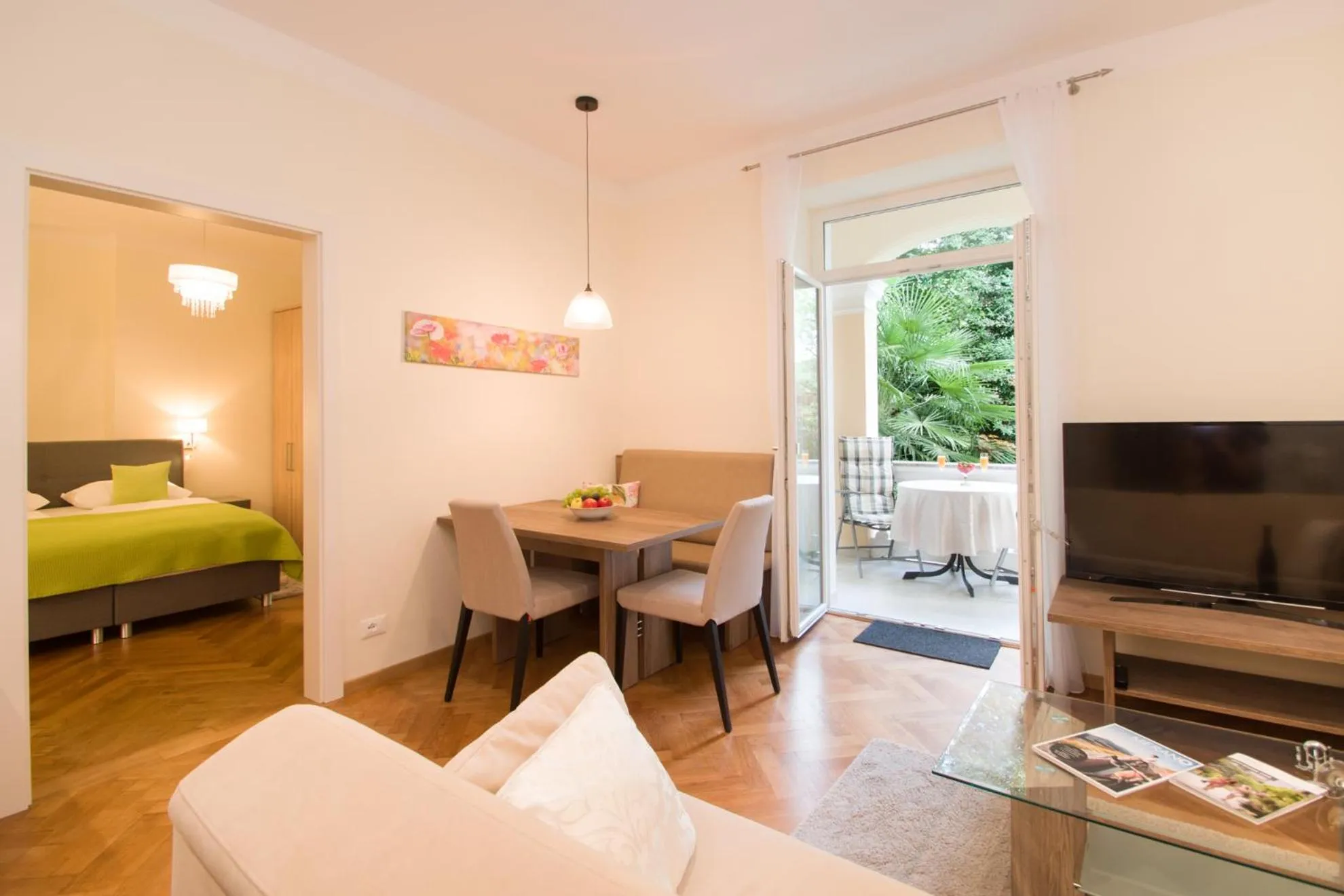 Living room, Bed in Residence Diana