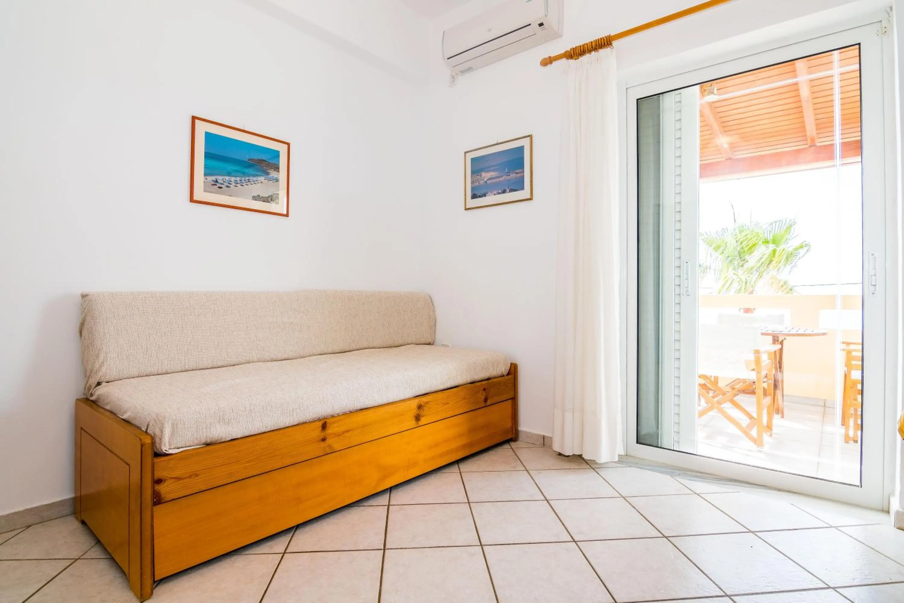 Living room, Bed in Thalassa Apartments