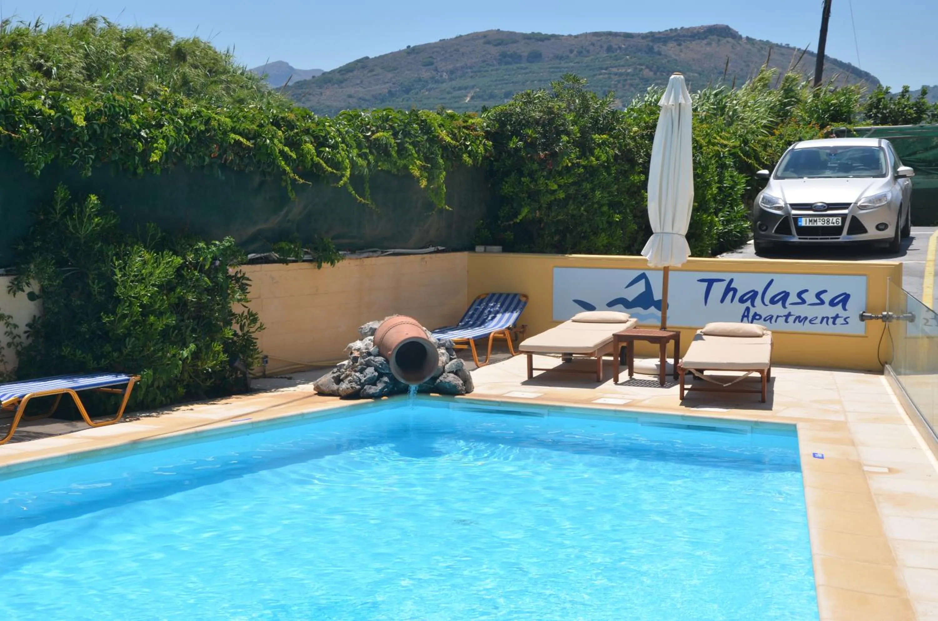 Swimming pool in Thalassa Apartments