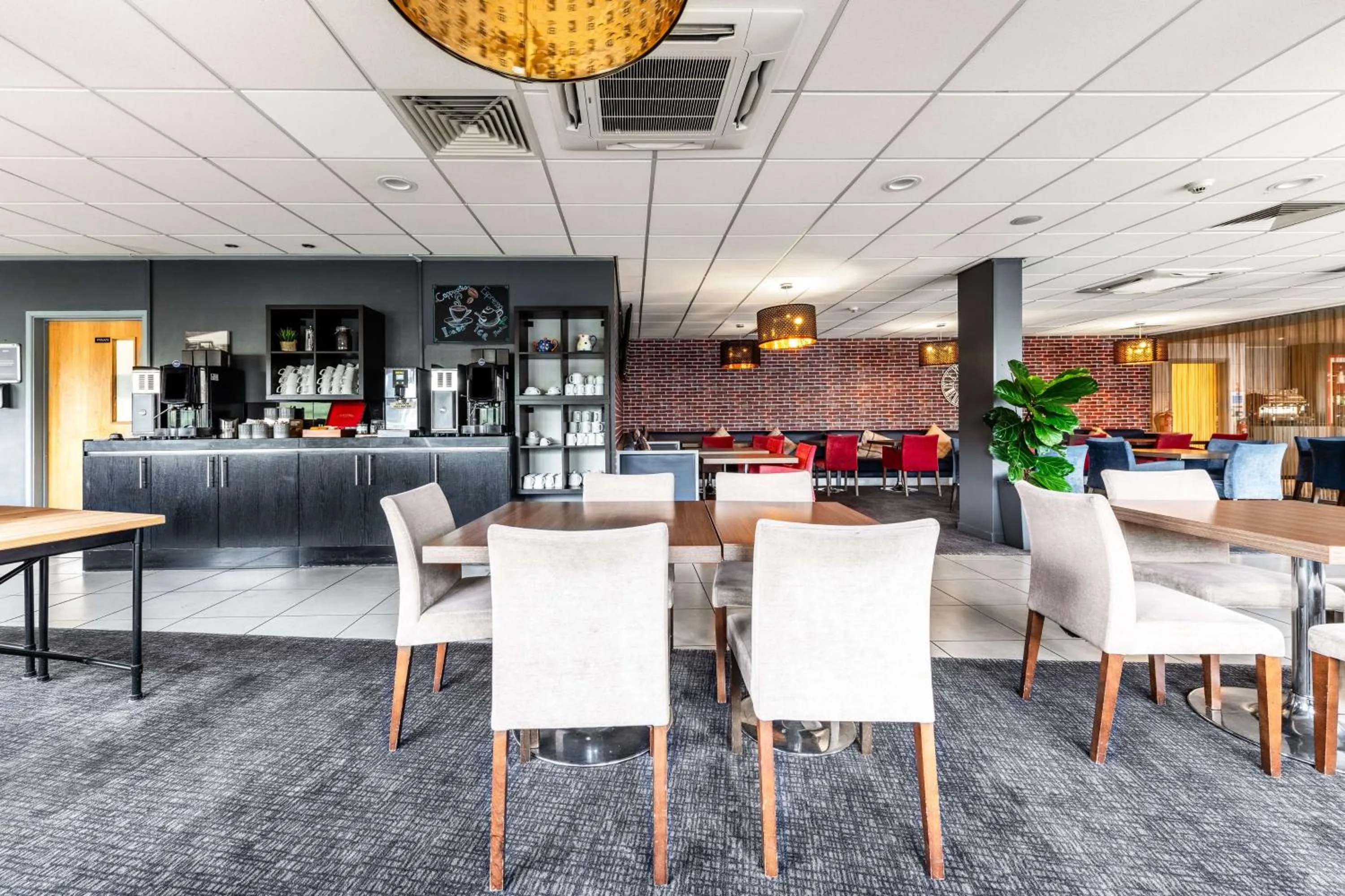 Restaurant/places to eat in Park Inn by Radisson Peterborough